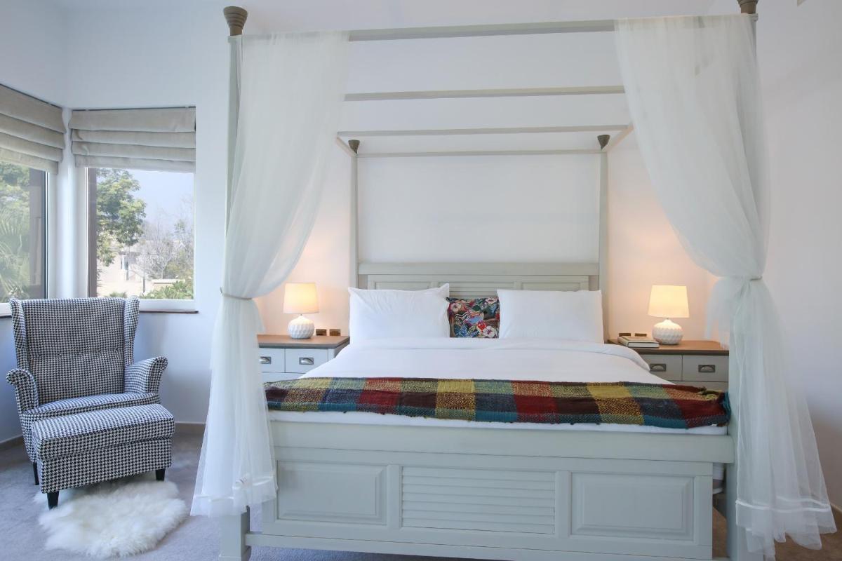 Victory Heights - 4BR Villa with Private Pool - Allsopp&Allsopp