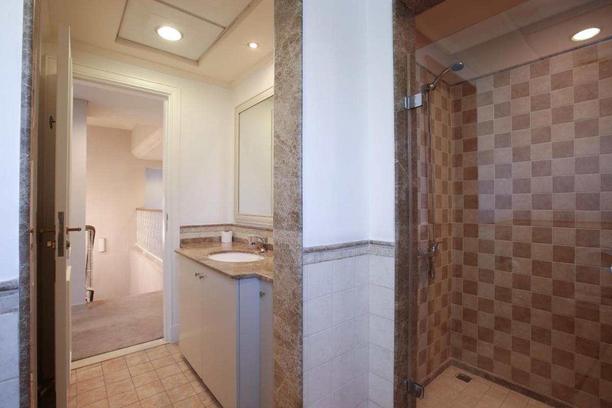 Victory Heights - 4BR Villa with Private Pool - Allsopp&Allsopp