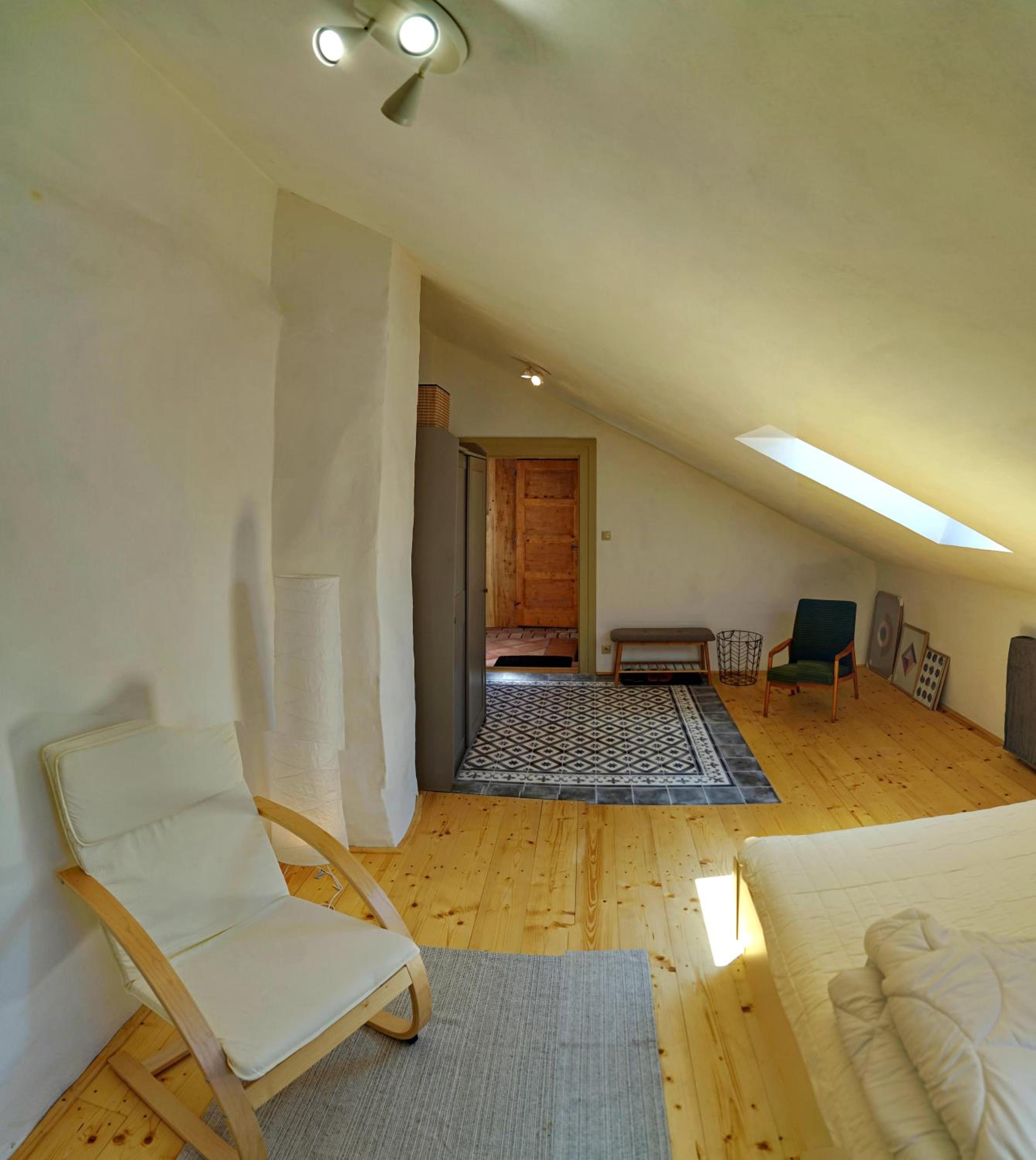 Tichý a slnečný loft Mikovini v rušnom centre Štiavnice view 5