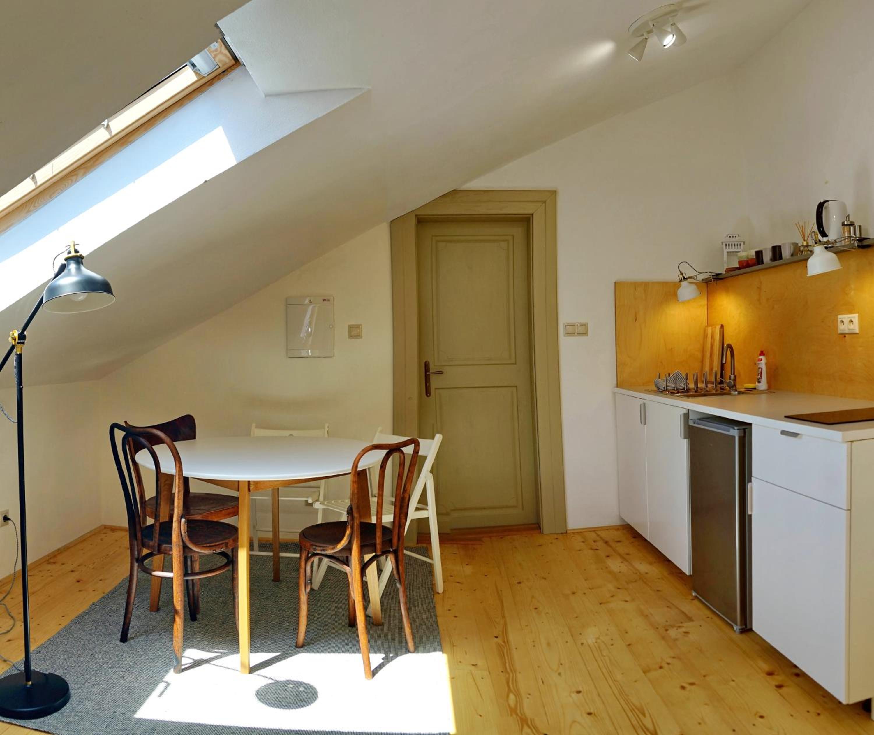 Tichý a slnečný loft Mikovini v rušnom centre Štiavnice view 4