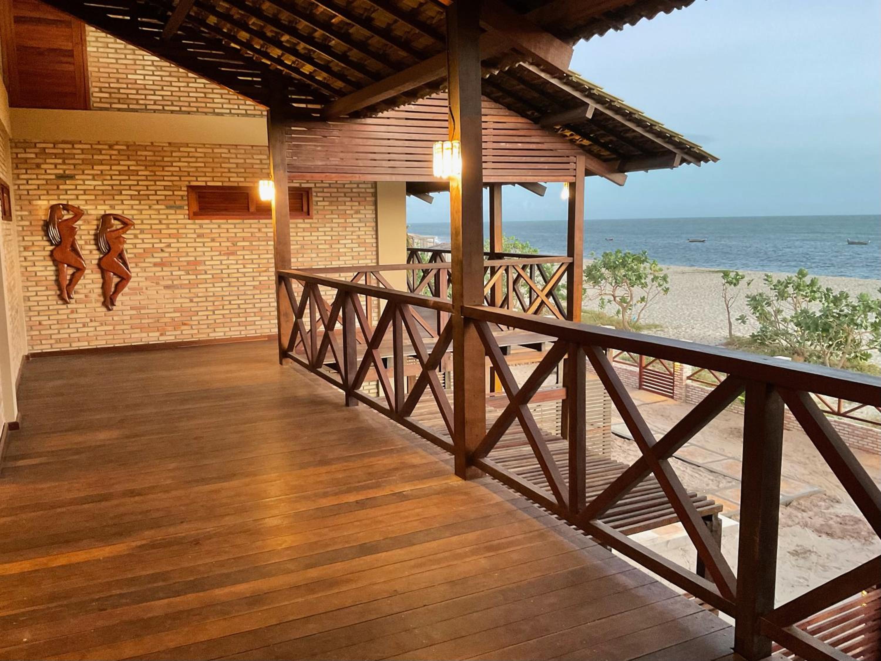 BEACH HOUSE - Kitespot Suite - AT THE BEACH ! view 4