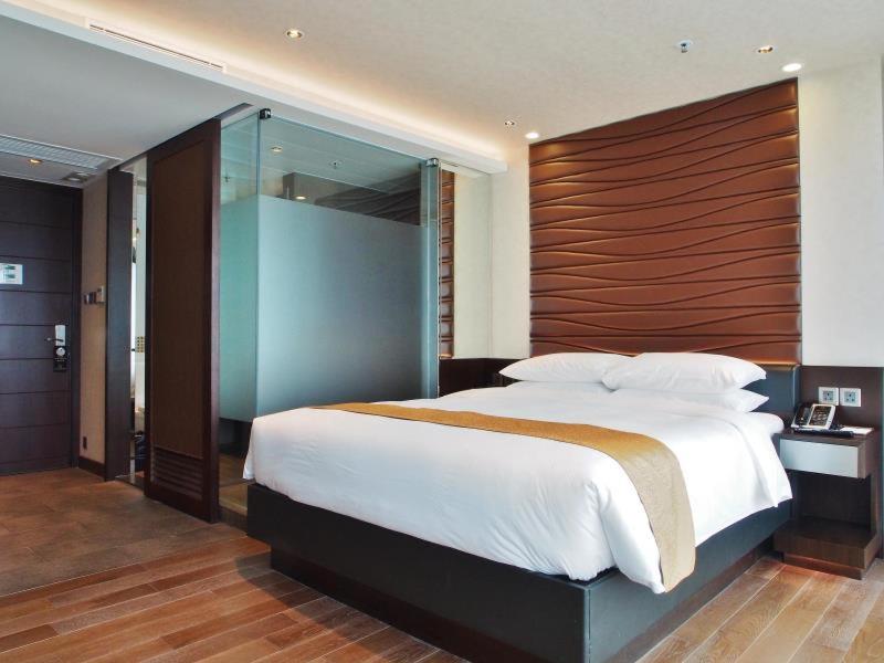 Crafa Harbour Hotel