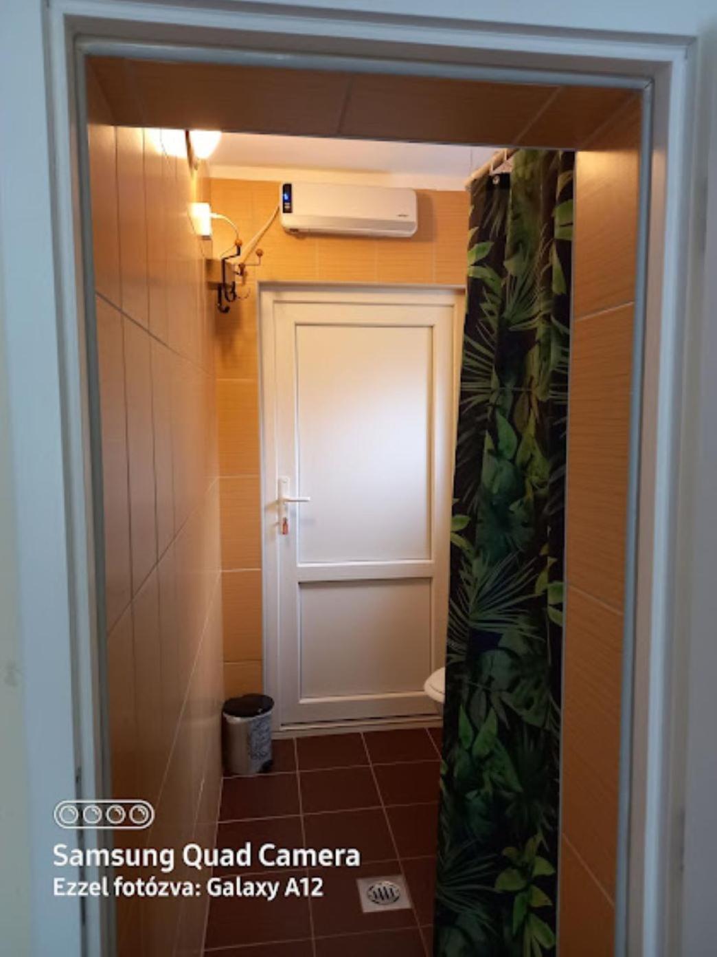 Írisz Apartman