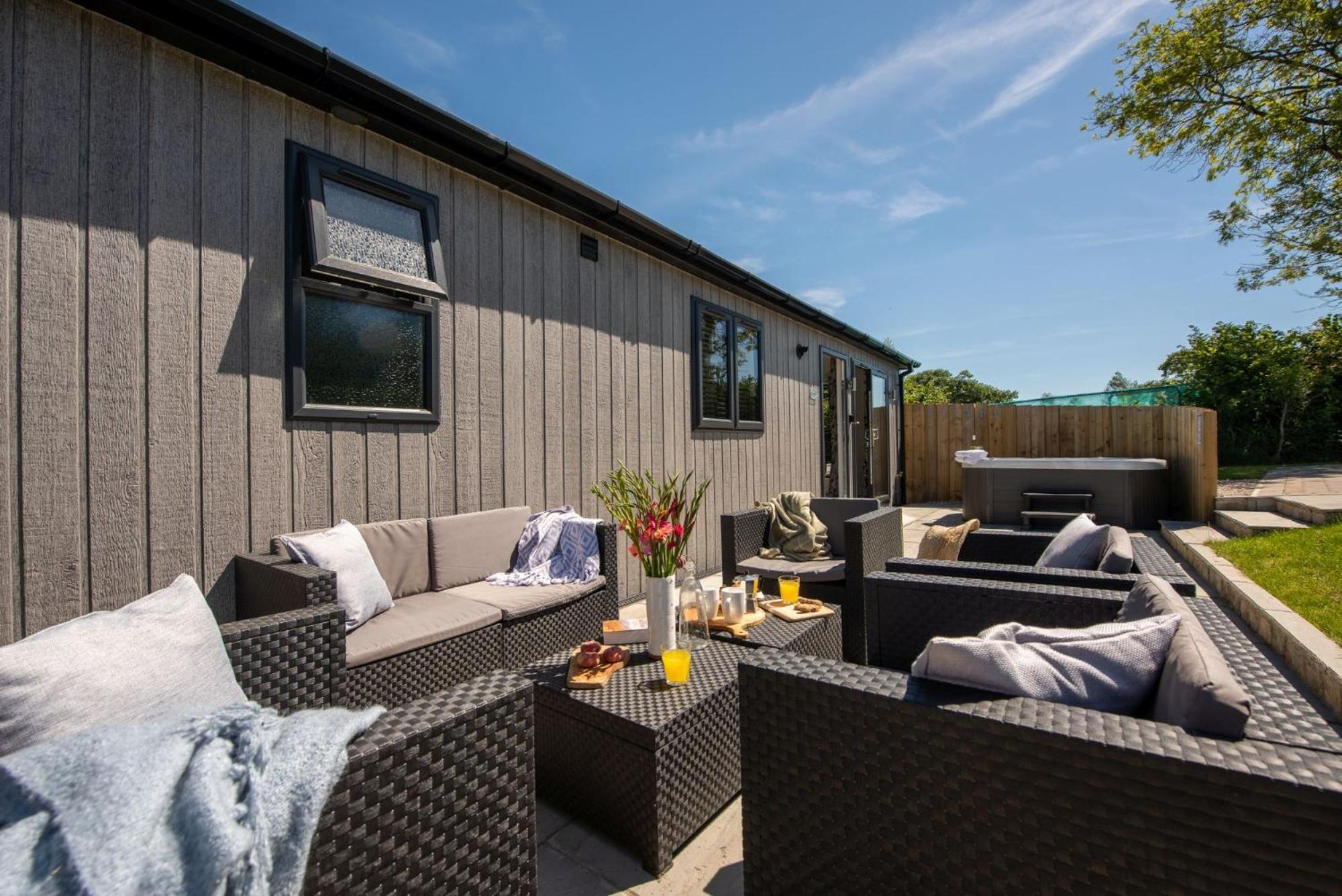 Hornbeam Lodge, 19 Roadford Lake Lodges view 5