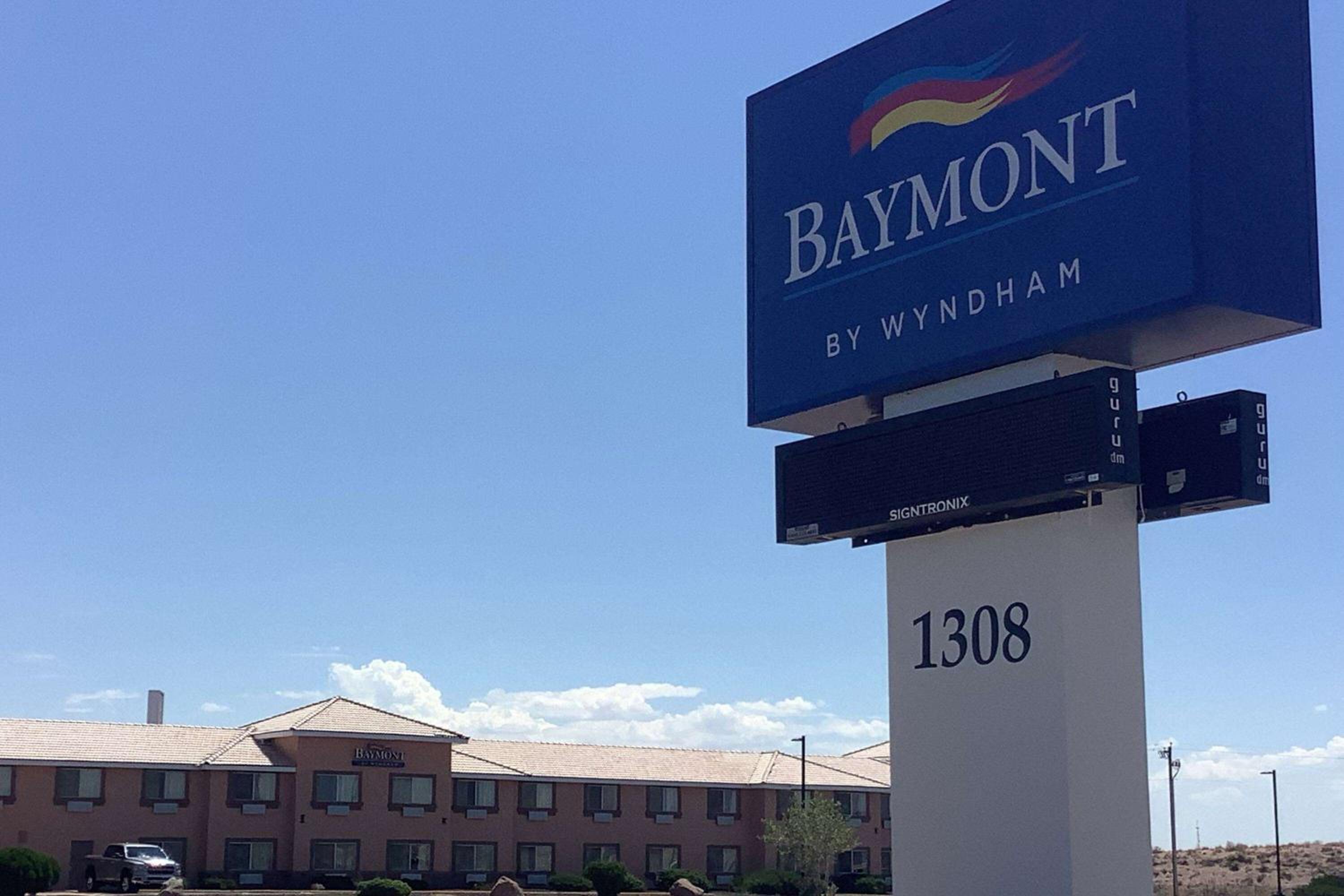 Holbrook Vacations - Baymont Inn  Suites by Wyndham Holbrook - Property Image 1