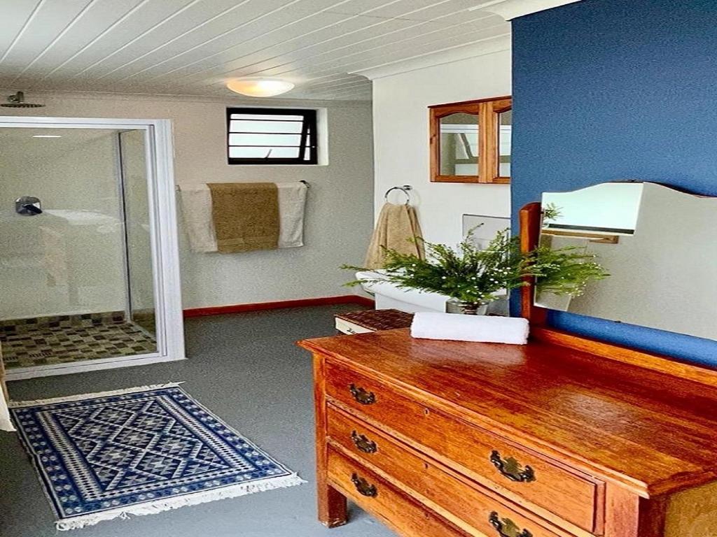 Oyster Bay Ten On Tornyn view 5
