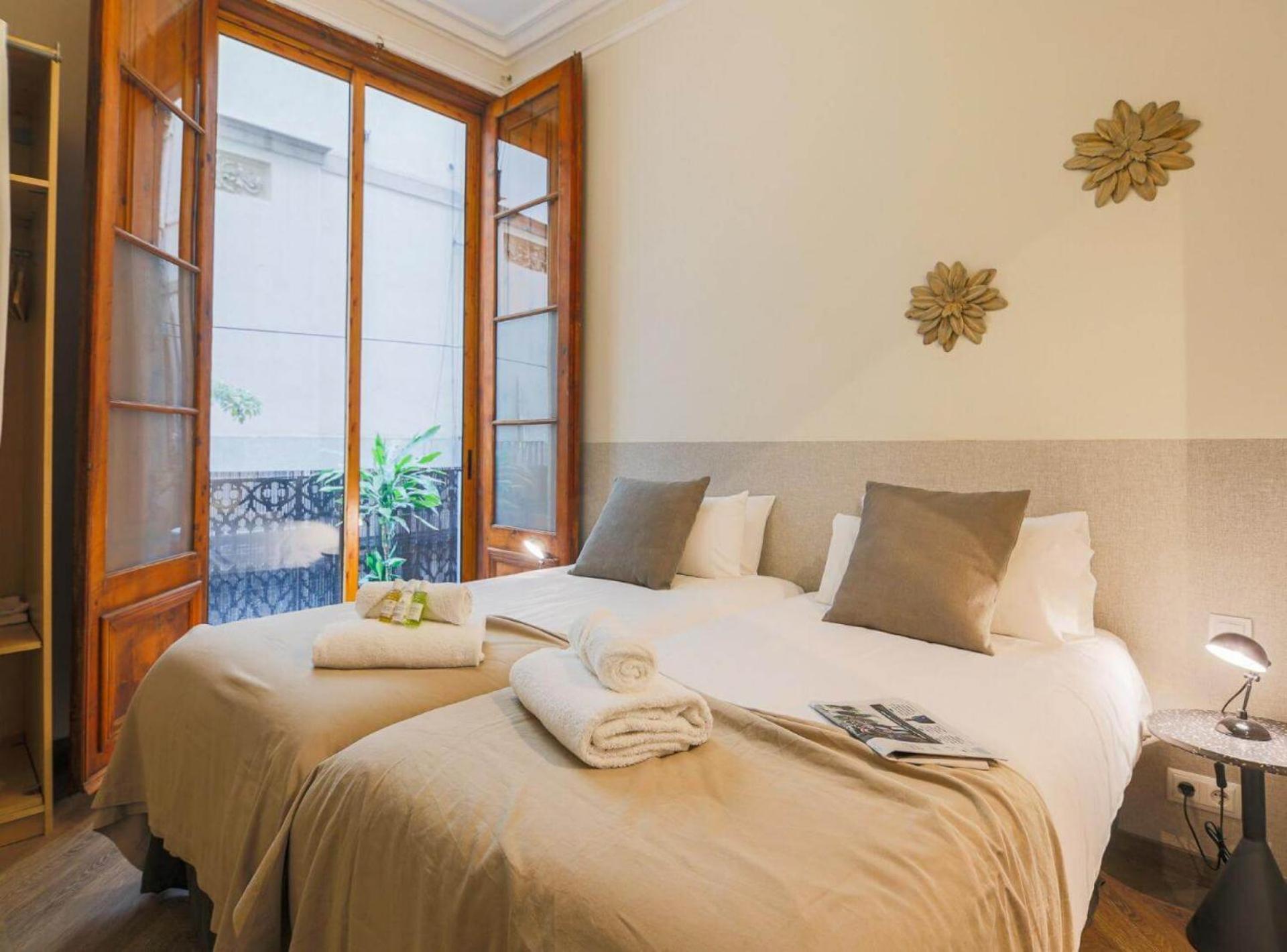 Avinyo 2 Gotic · Spacious Loft in Gothic Quarter!
