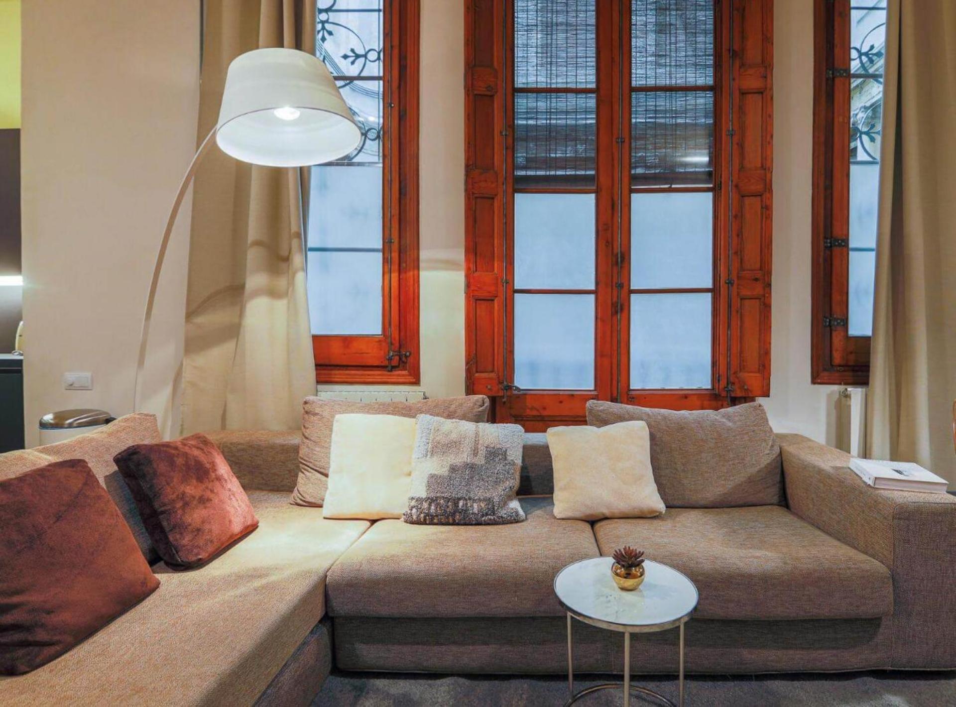 Avinyo 2 Gotic · Spacious Loft in Gothic Quarter!
