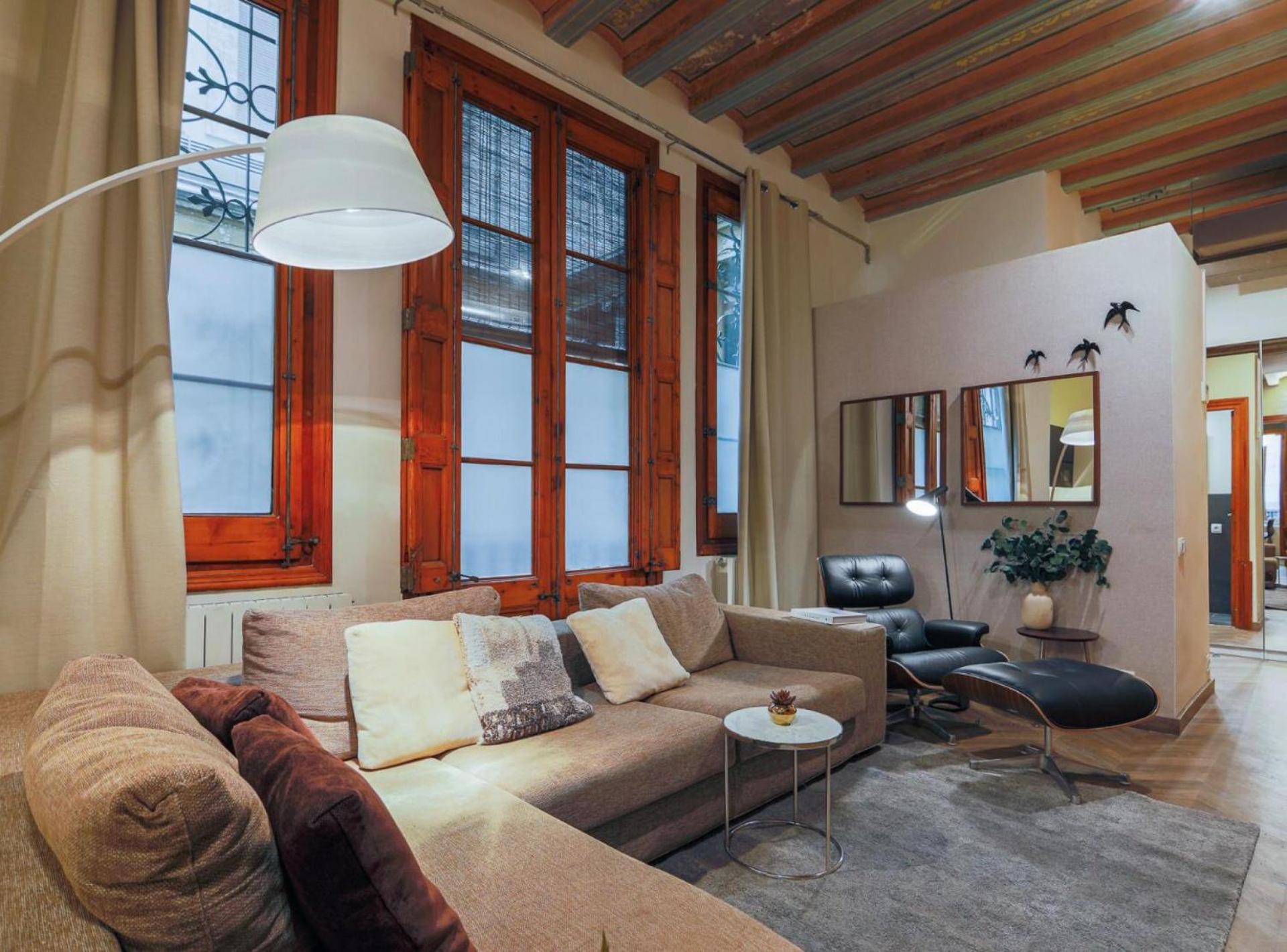 Avinyo 2 Gotic · Spacious Loft in Gothic Quarter!