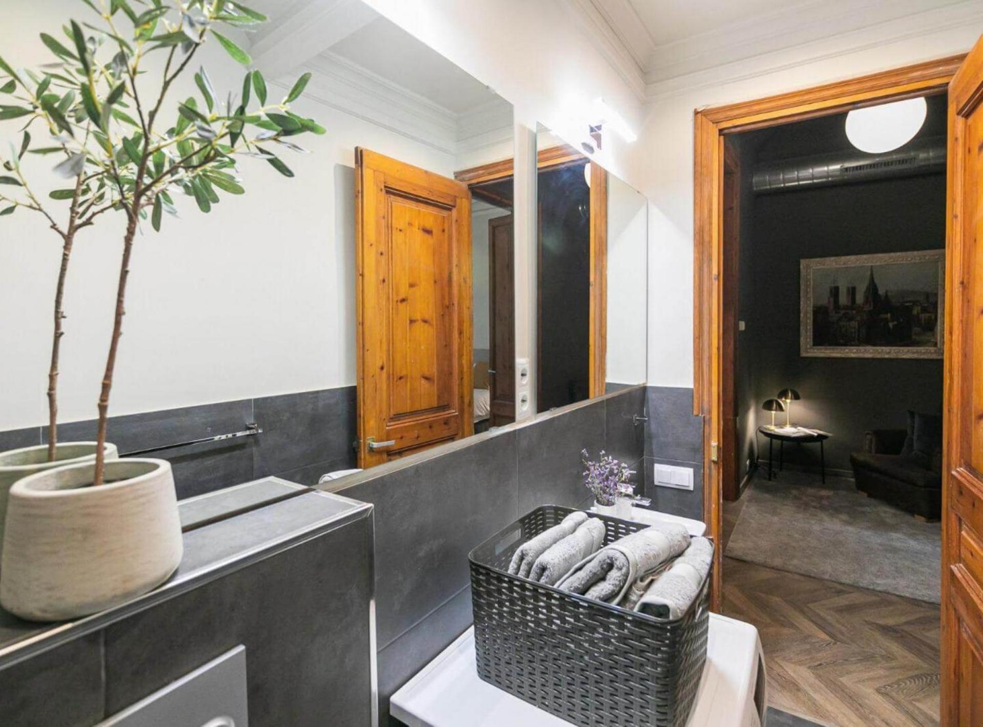 Avinyo 2 Gotic · Spacious Loft in Gothic Quarter!