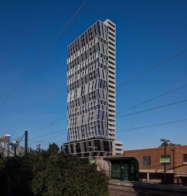 Modern 2 Beds Apartment with Amazing City View