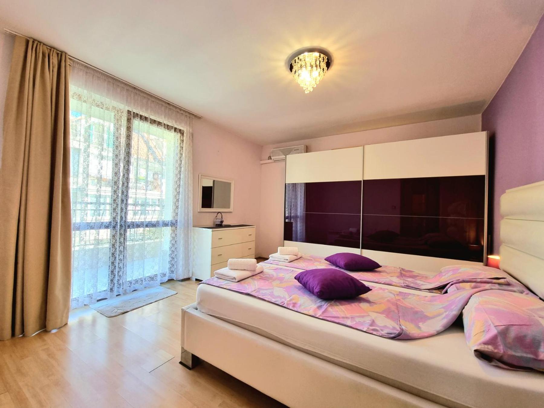 Sunny View - Seaside Apartment with Garage view 2