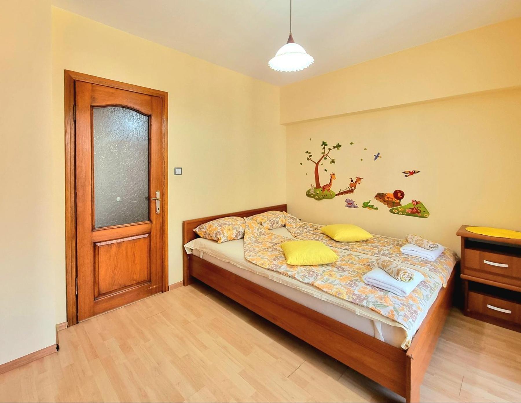 Sunny View - Seaside Apartment with Garage view 3