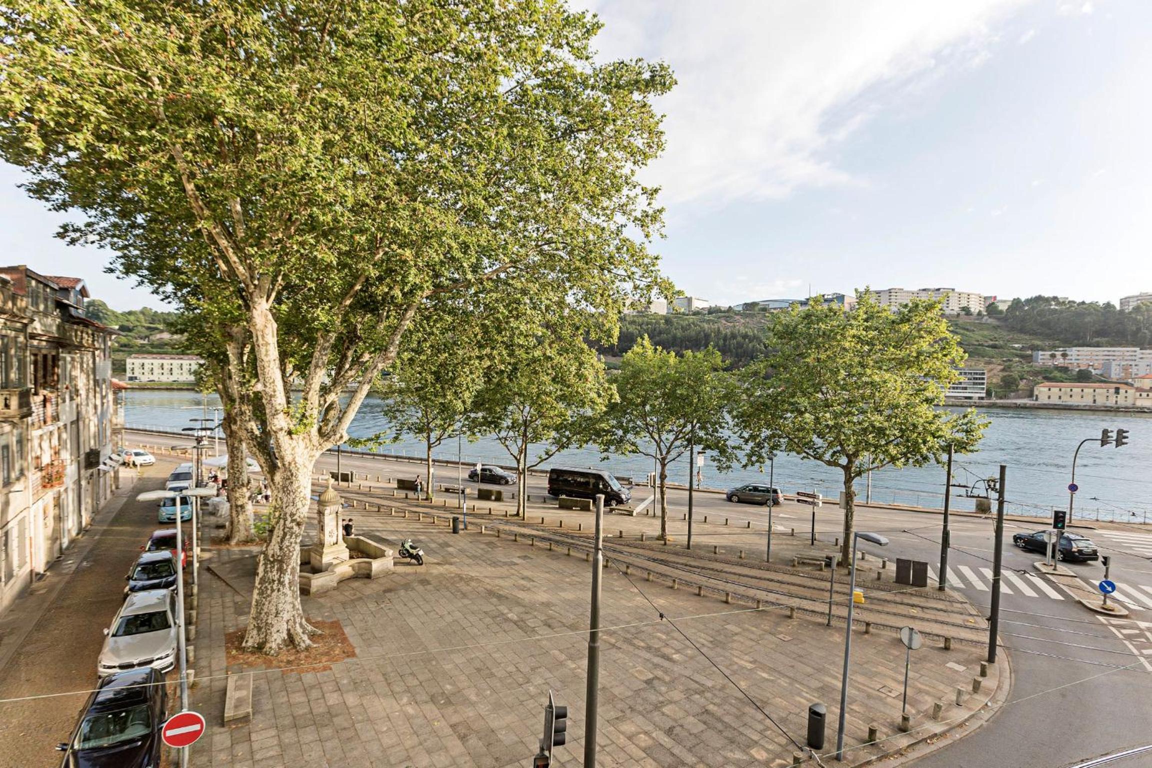 Wonderful 2BR Duplex Near River by LovelyStay view 2