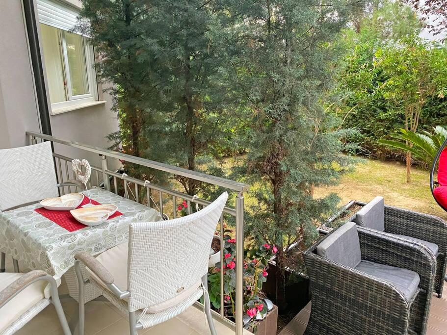 Blue Garden Villa, Gjiri i Lalezit