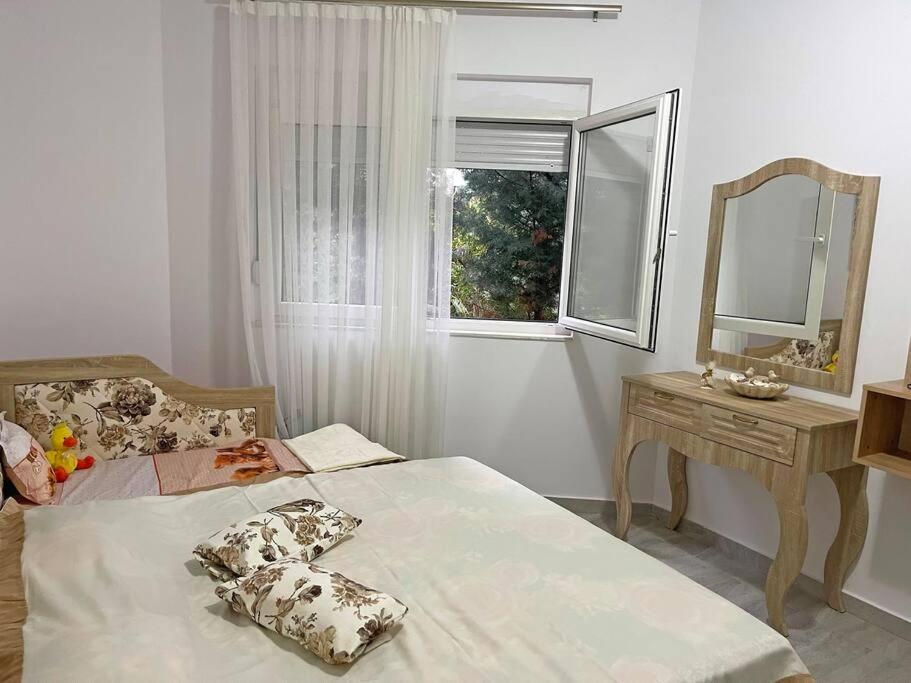 Blue Garden Villa, Gjiri i Lalezit
