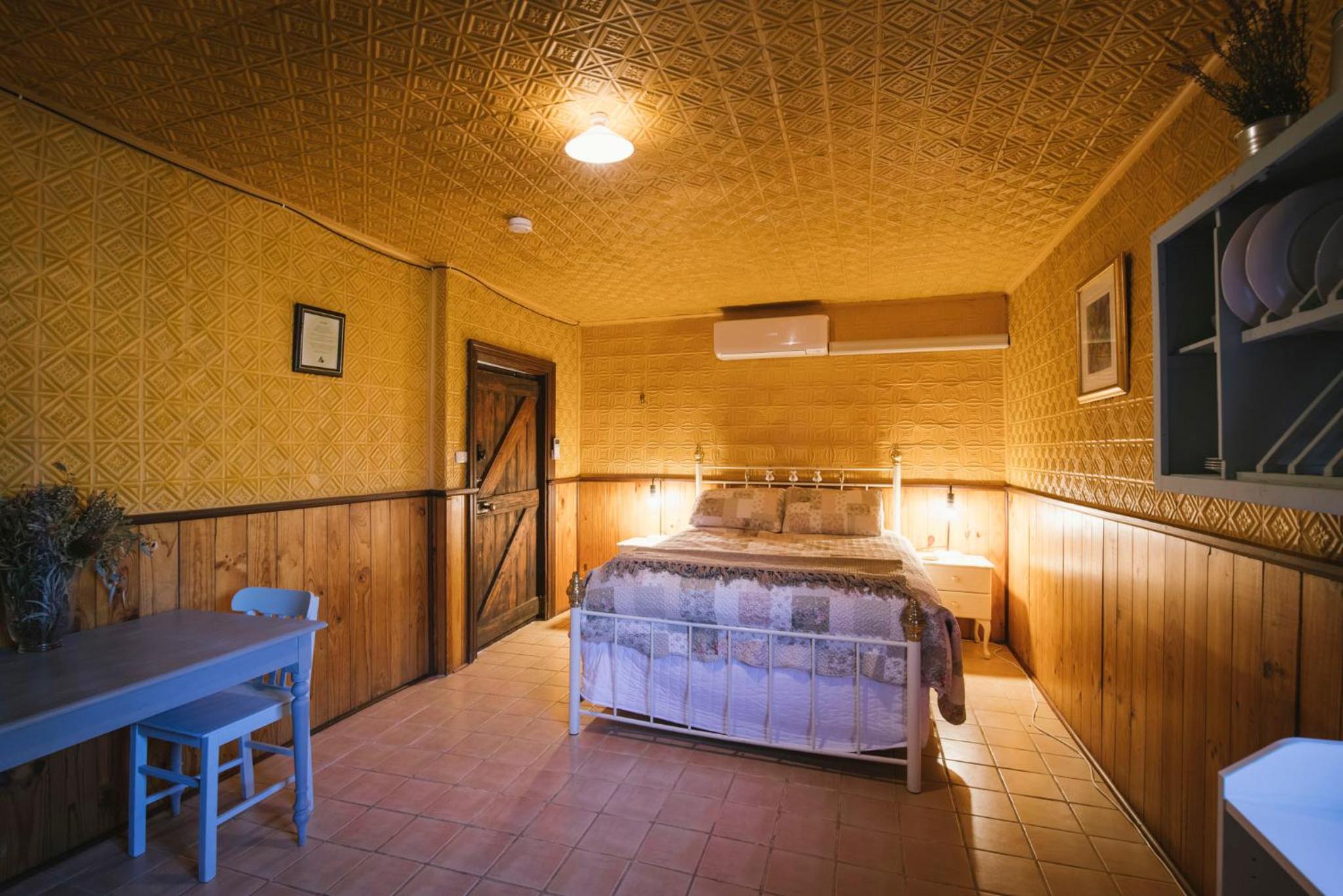 LeVar -Historic accessability accommodation with Ensuite and Mod Cons