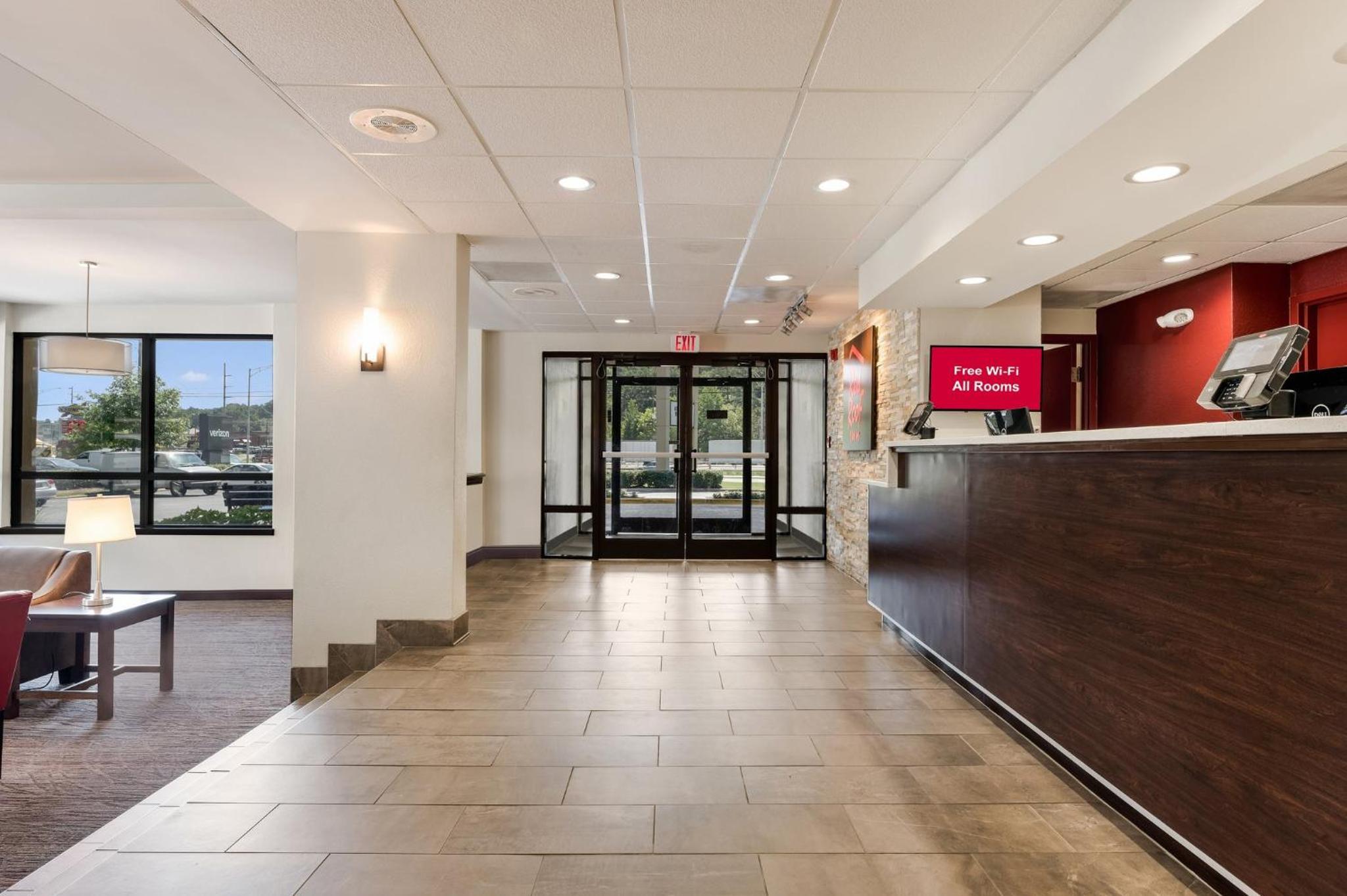 Birmingham Vacations - Red Roof Inn Birmingham South - Property Image 5