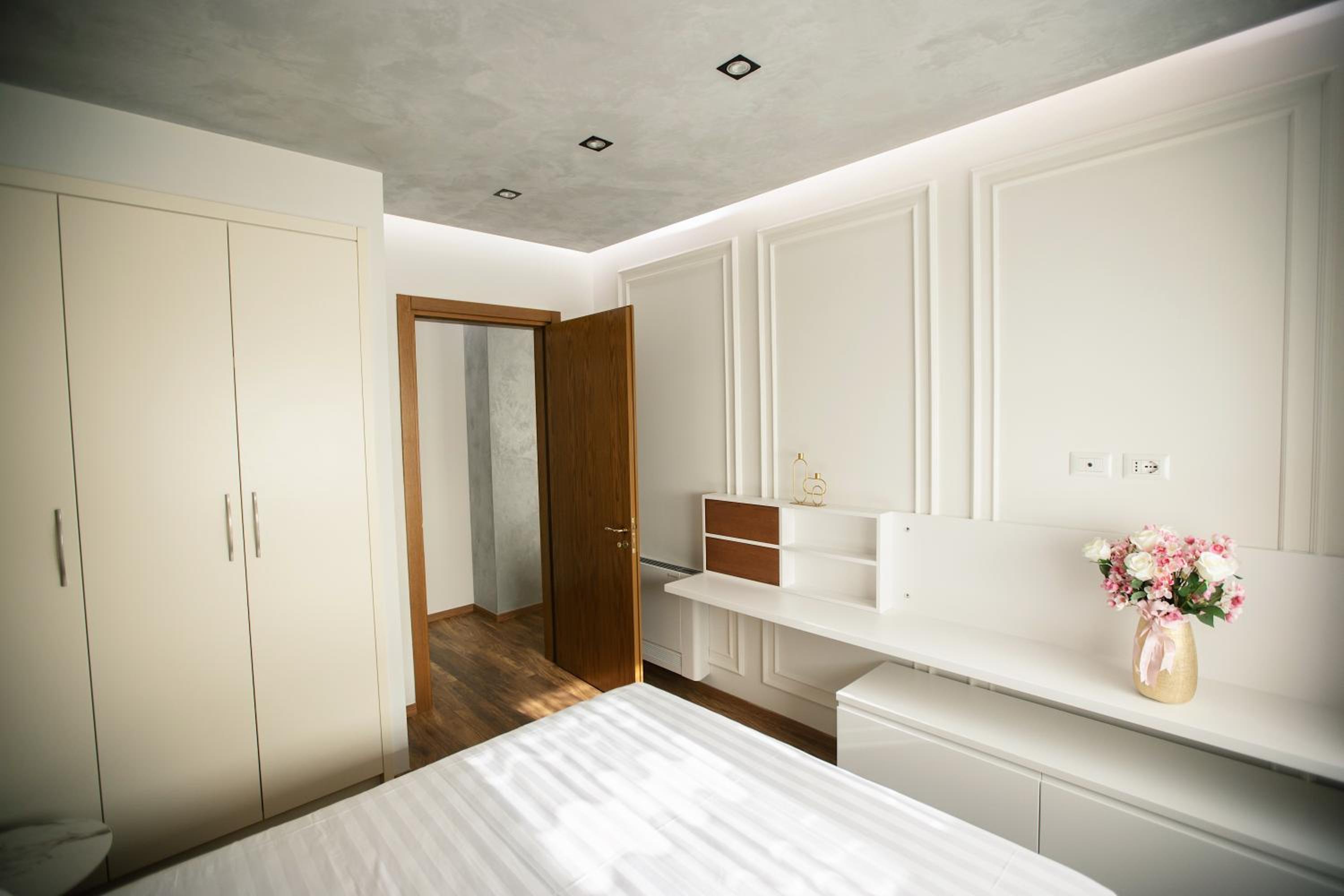Skyline Apartment