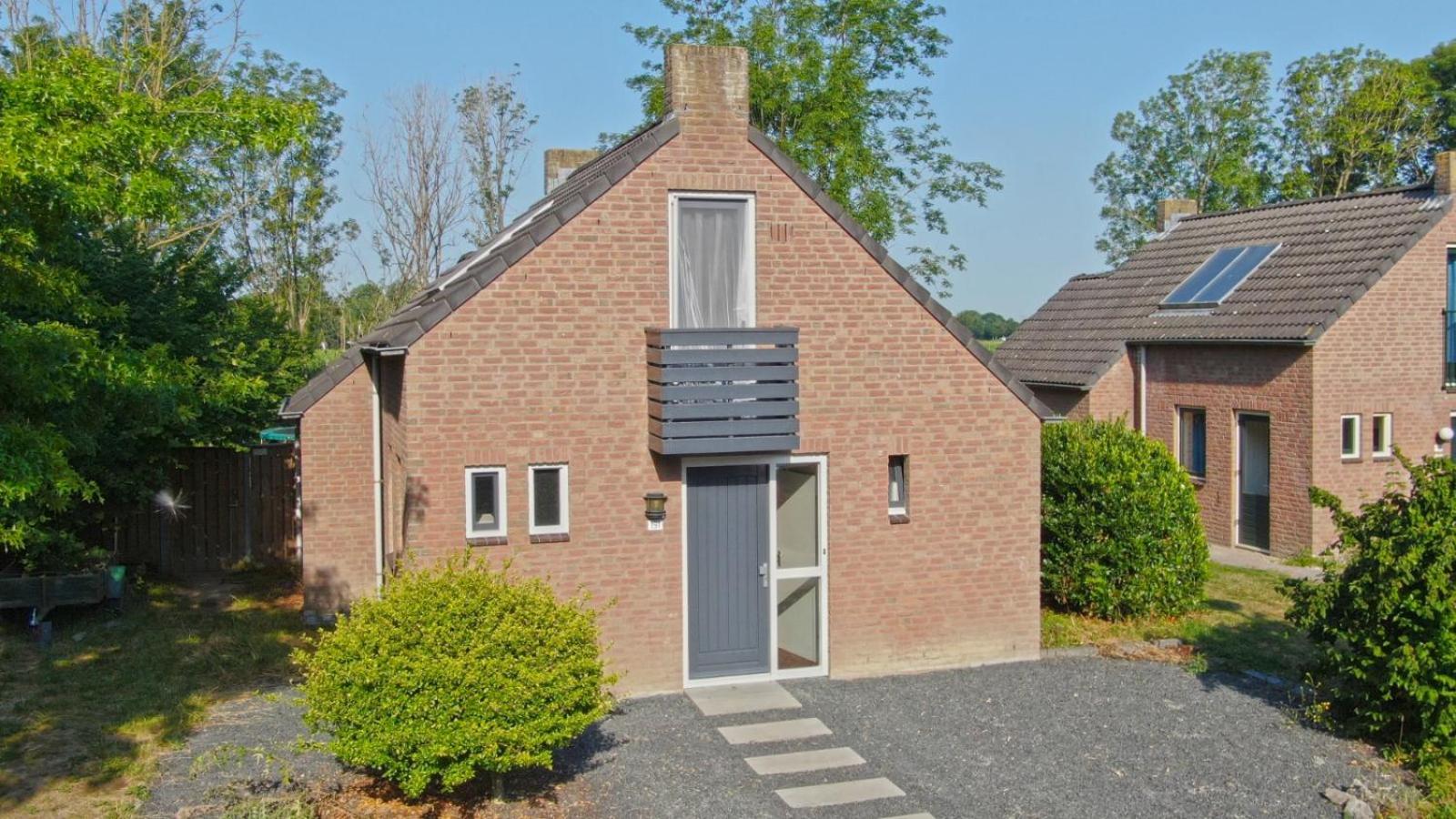 Recreatiewoning Maas en Waal 191 view 2