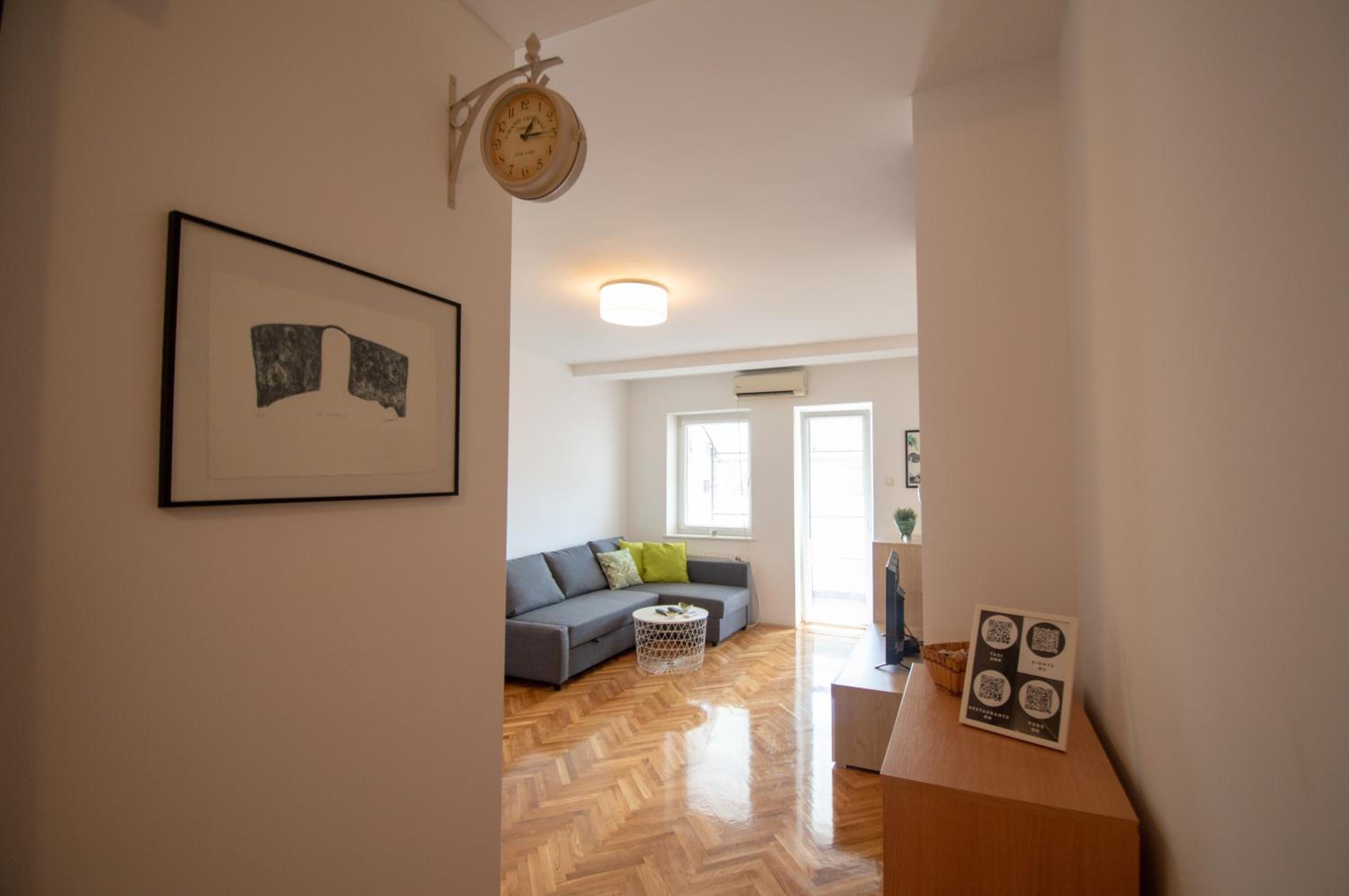 Central 1-bedroom apartment (50sqm) - Duke view 2