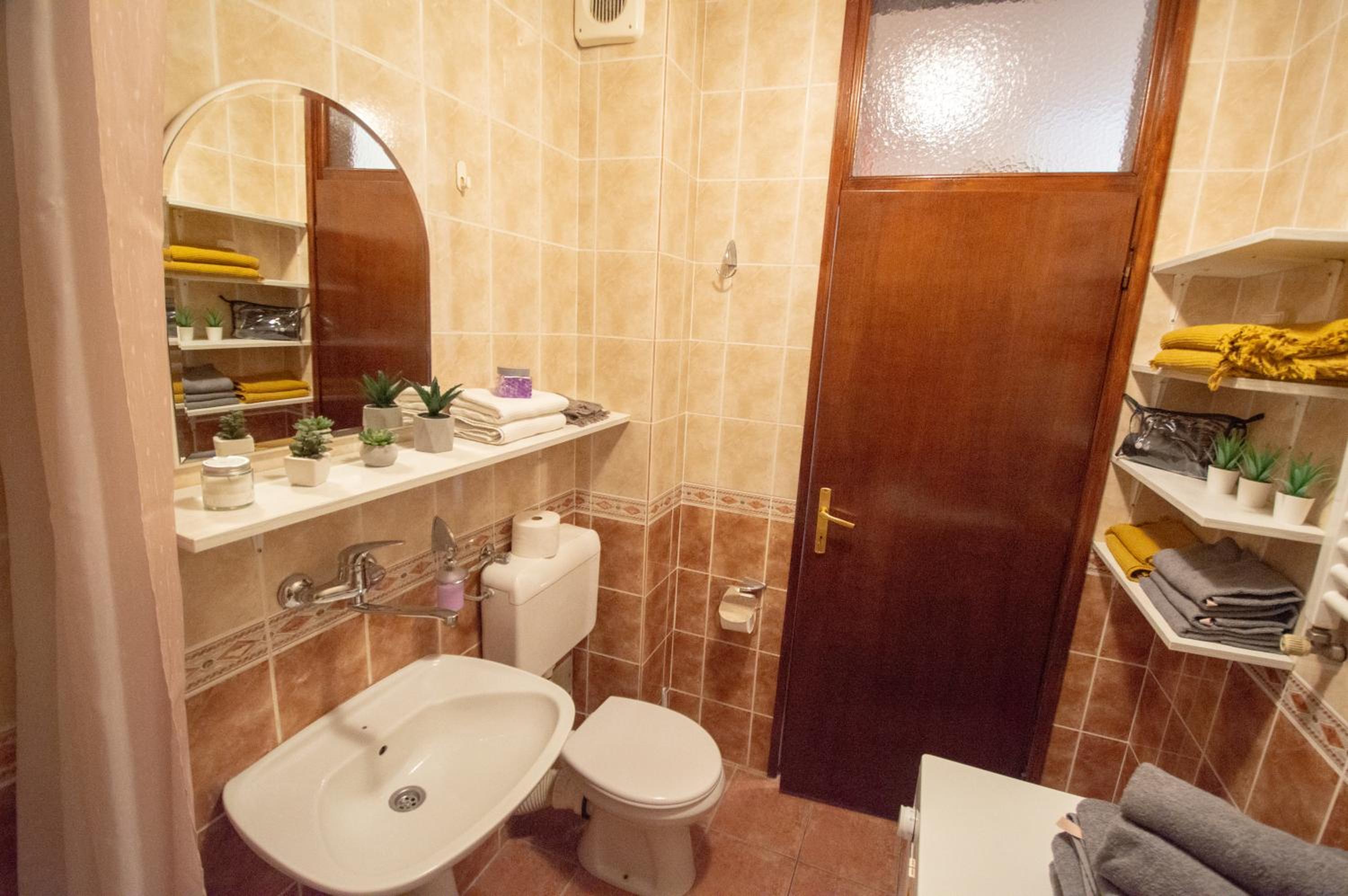 Central 1-bedroom apartment (50sqm) - Duke view 3