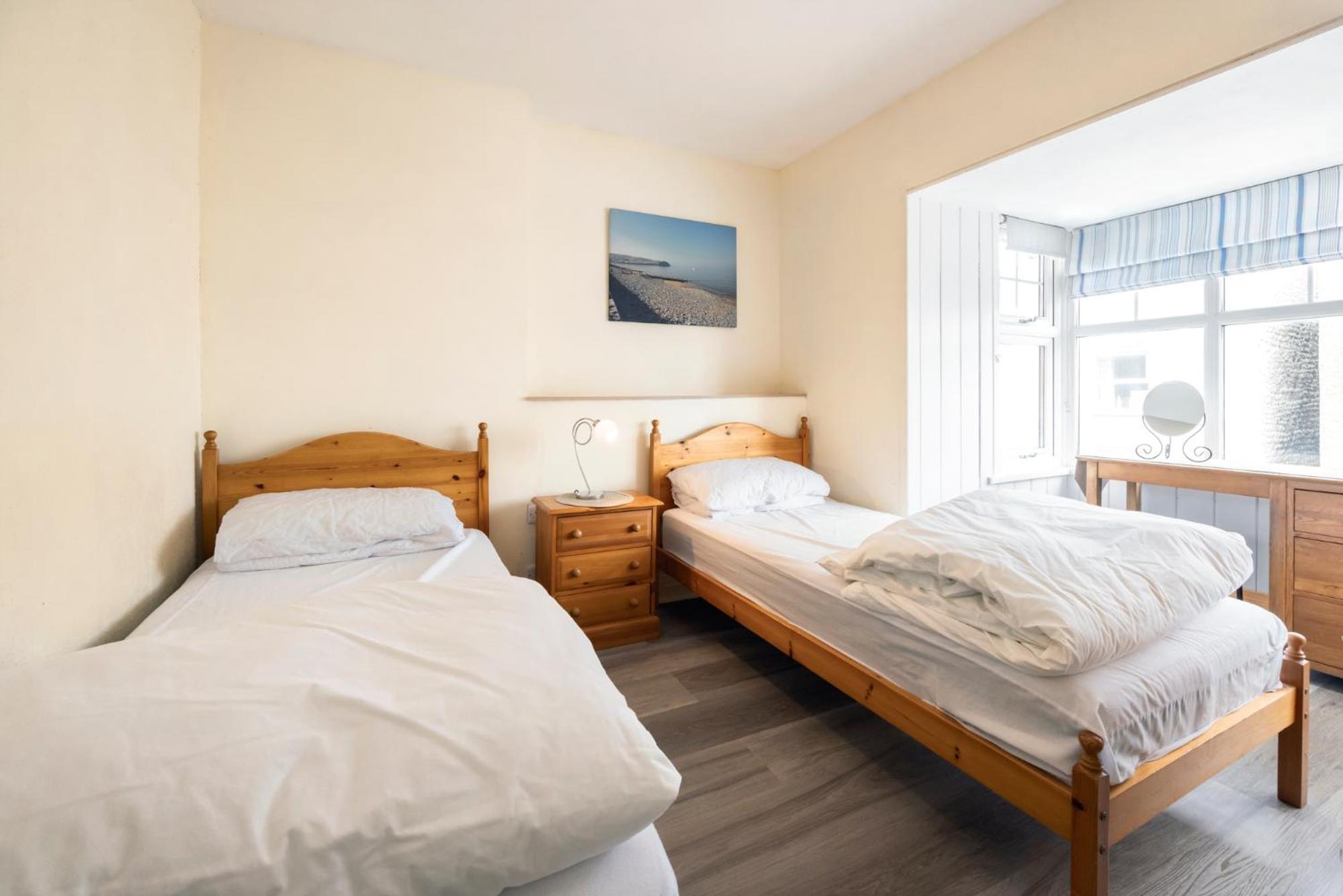 Borth family house on the beach sleeps 7 view 3