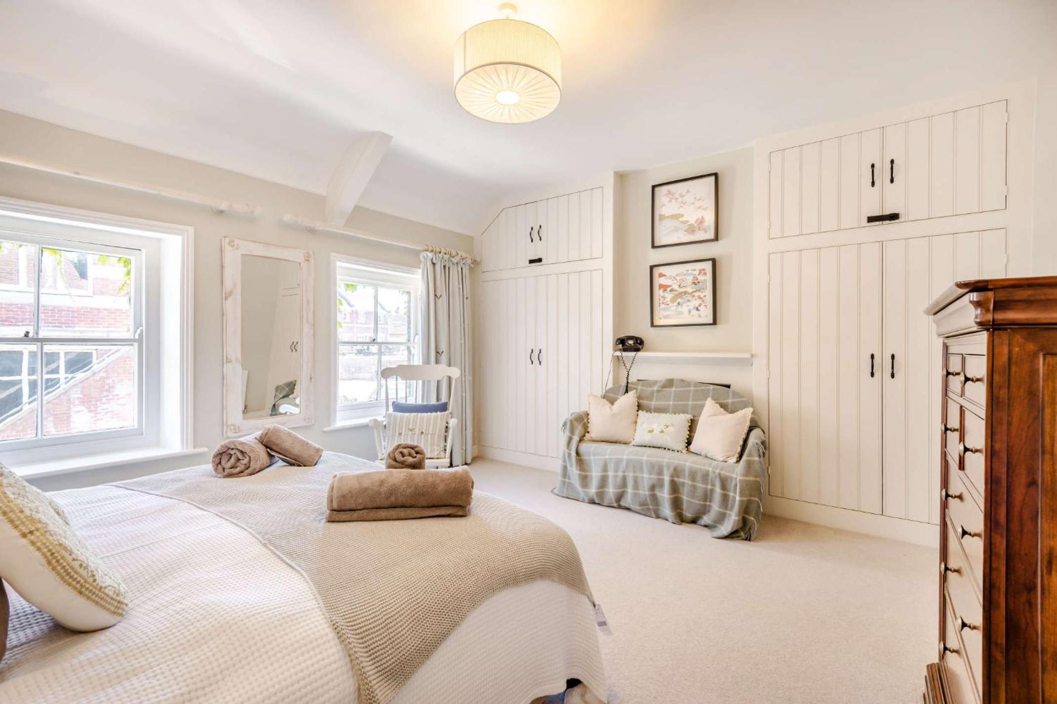 Passiflora Cottage Close to Swanage Beach and Town Sleeps 7