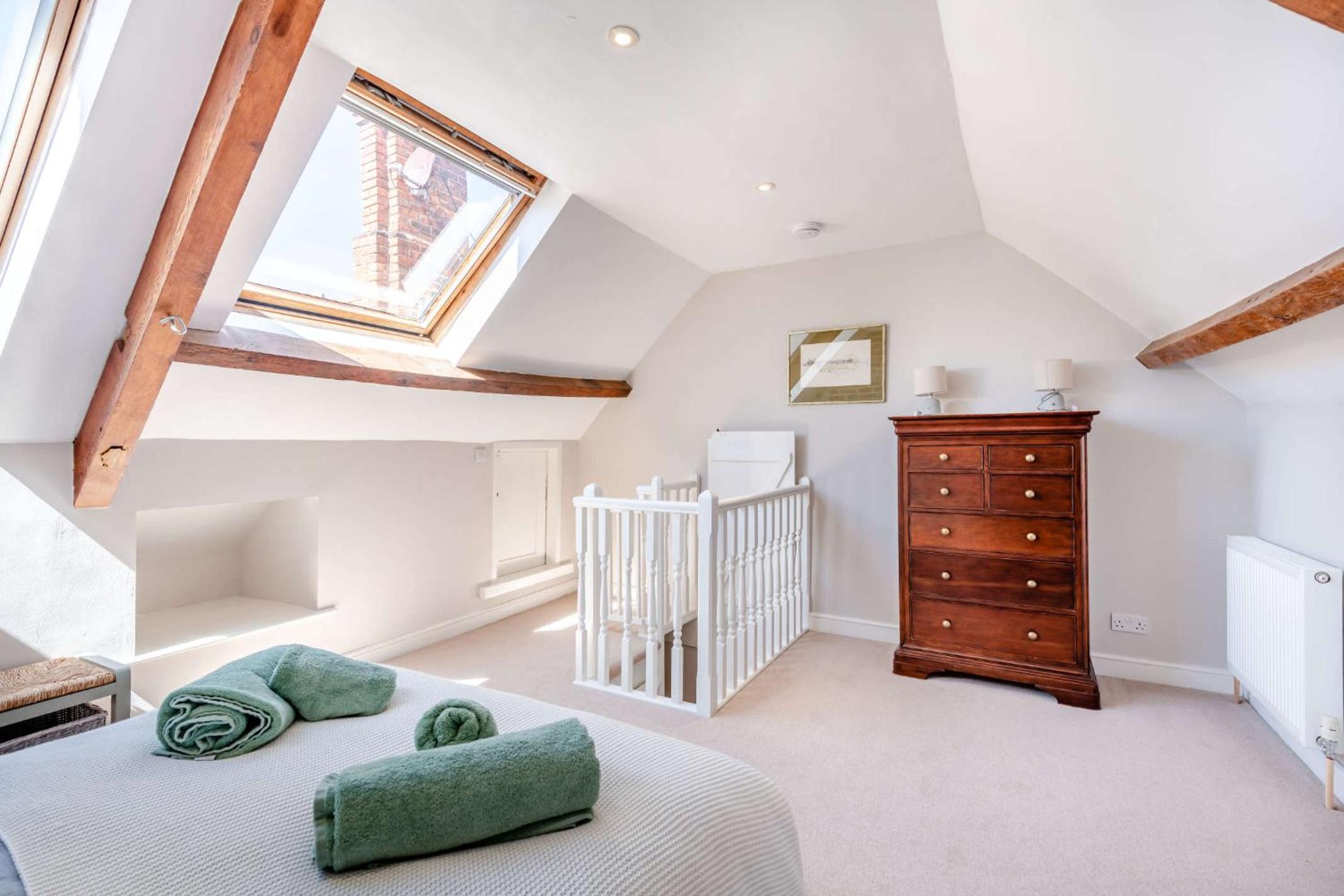 Passiflora Cottage Close to Swanage Beach and Town Sleeps 7