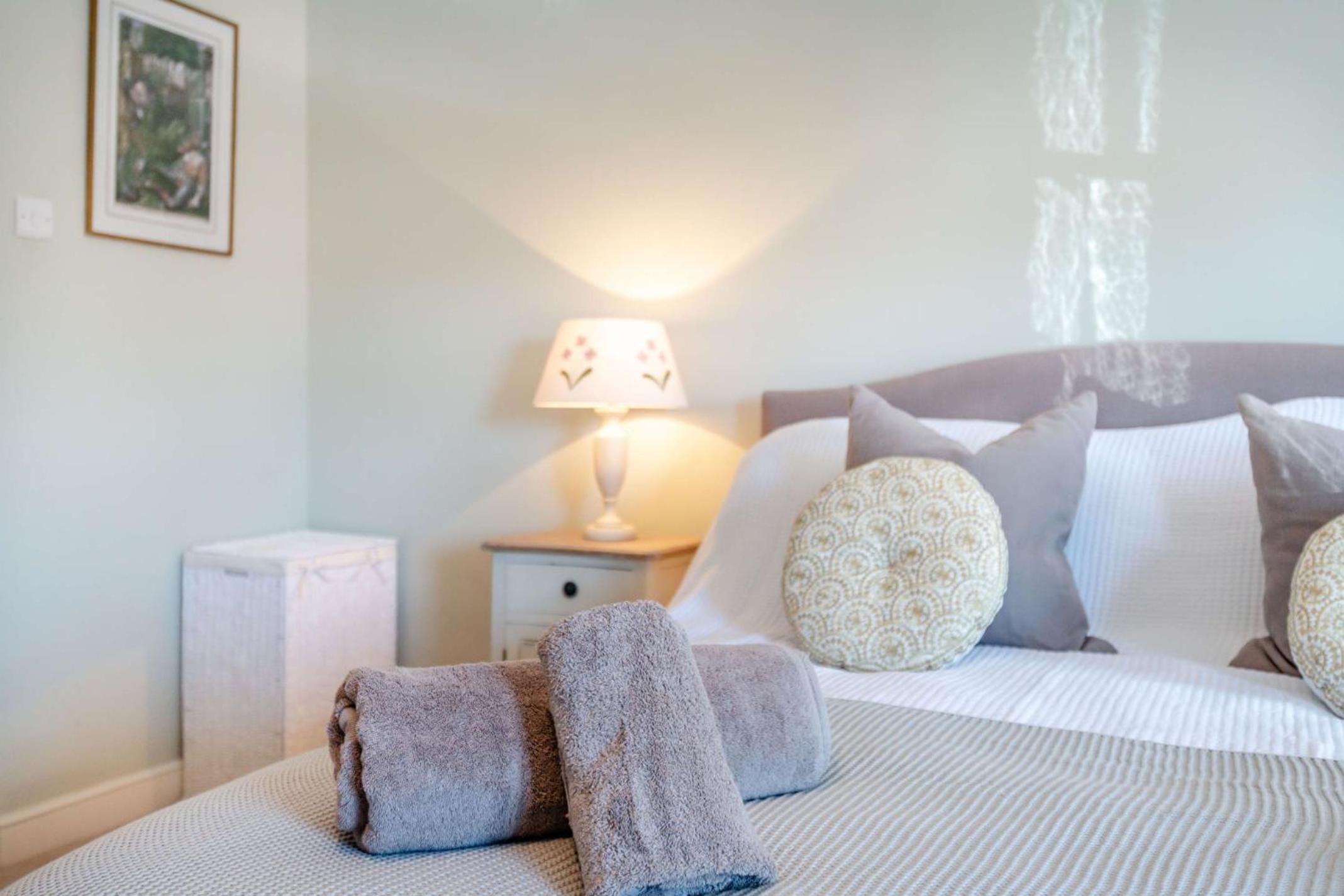 Passiflora Cottage Close to Swanage Beach and Town Sleeps 7