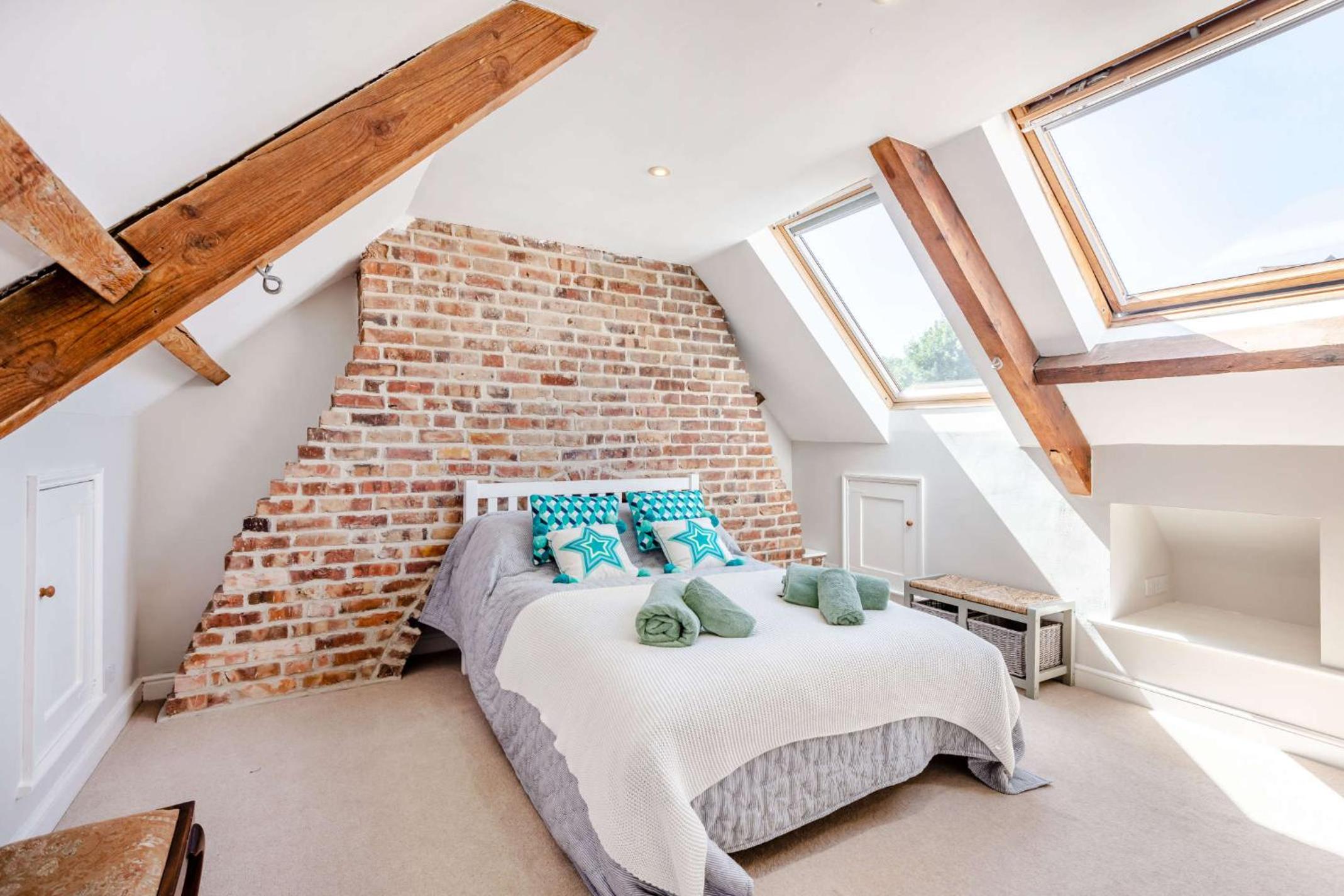 Passiflora Cottage Close to Swanage Beach and Town Sleeps 7