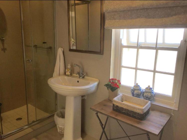 Three Bedroom Oxford Cottage view 4