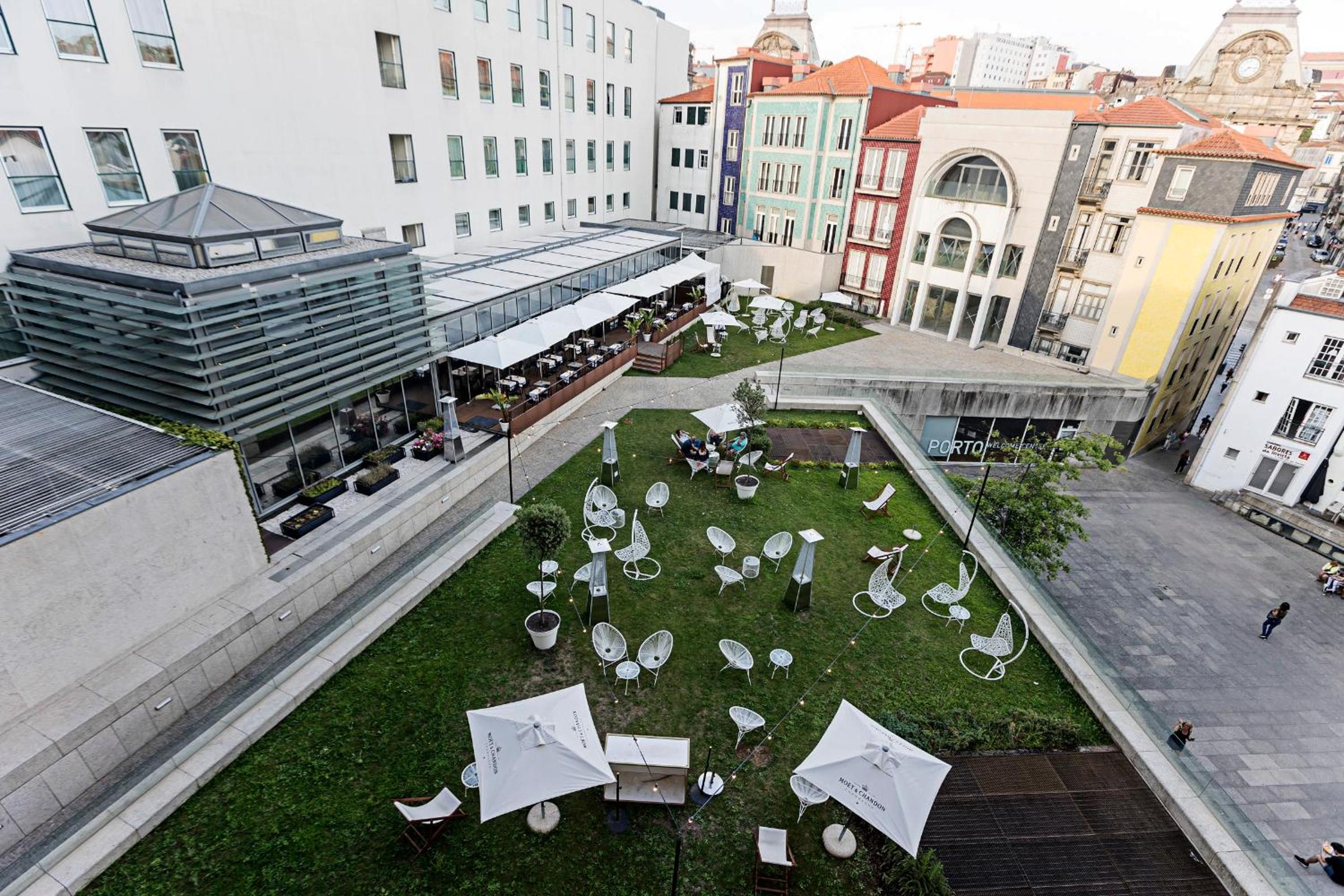 Palácio das Cardosas Studio by LovelyStay view 2