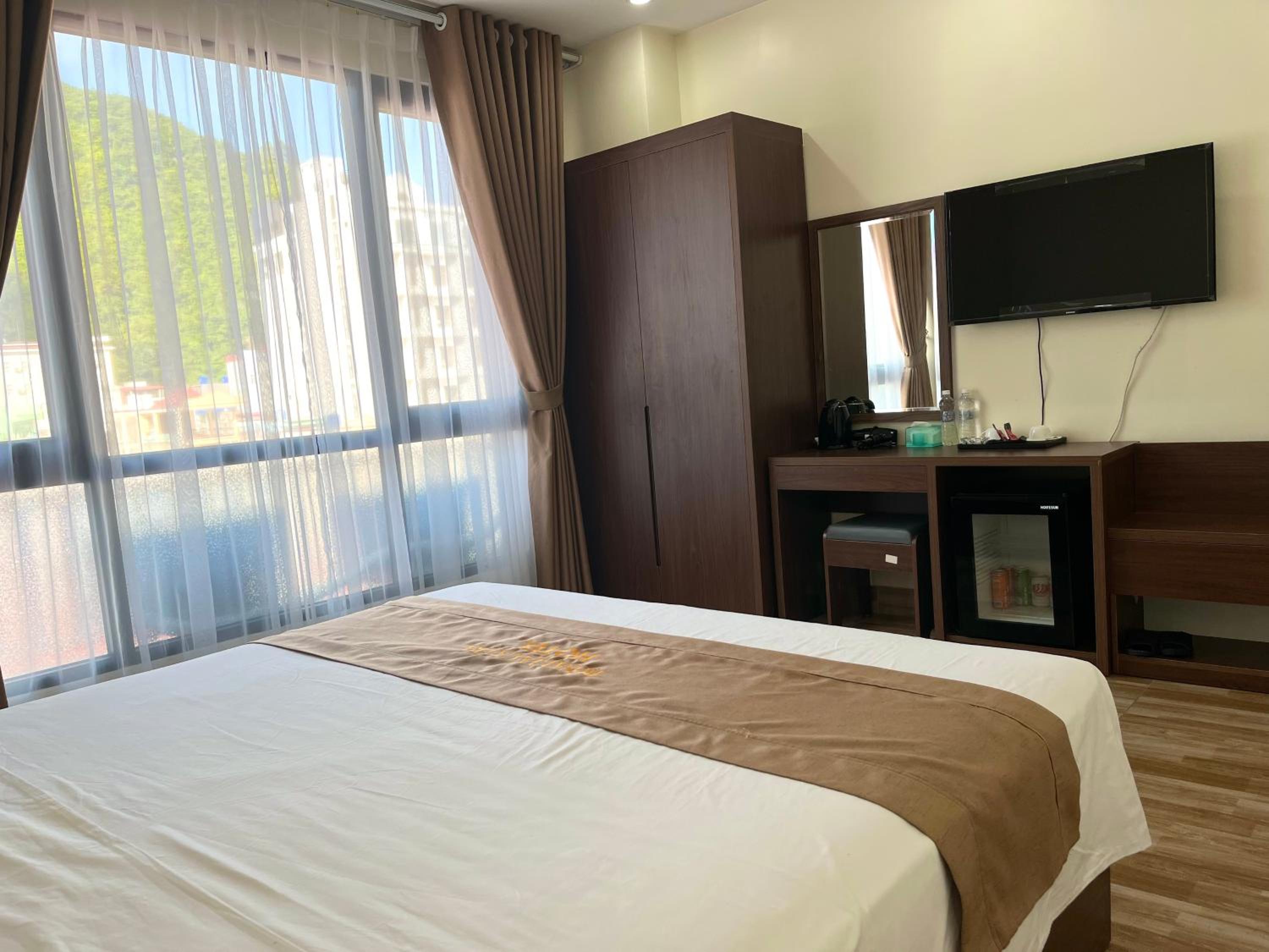 CAT BA ROSALIA HOTEL