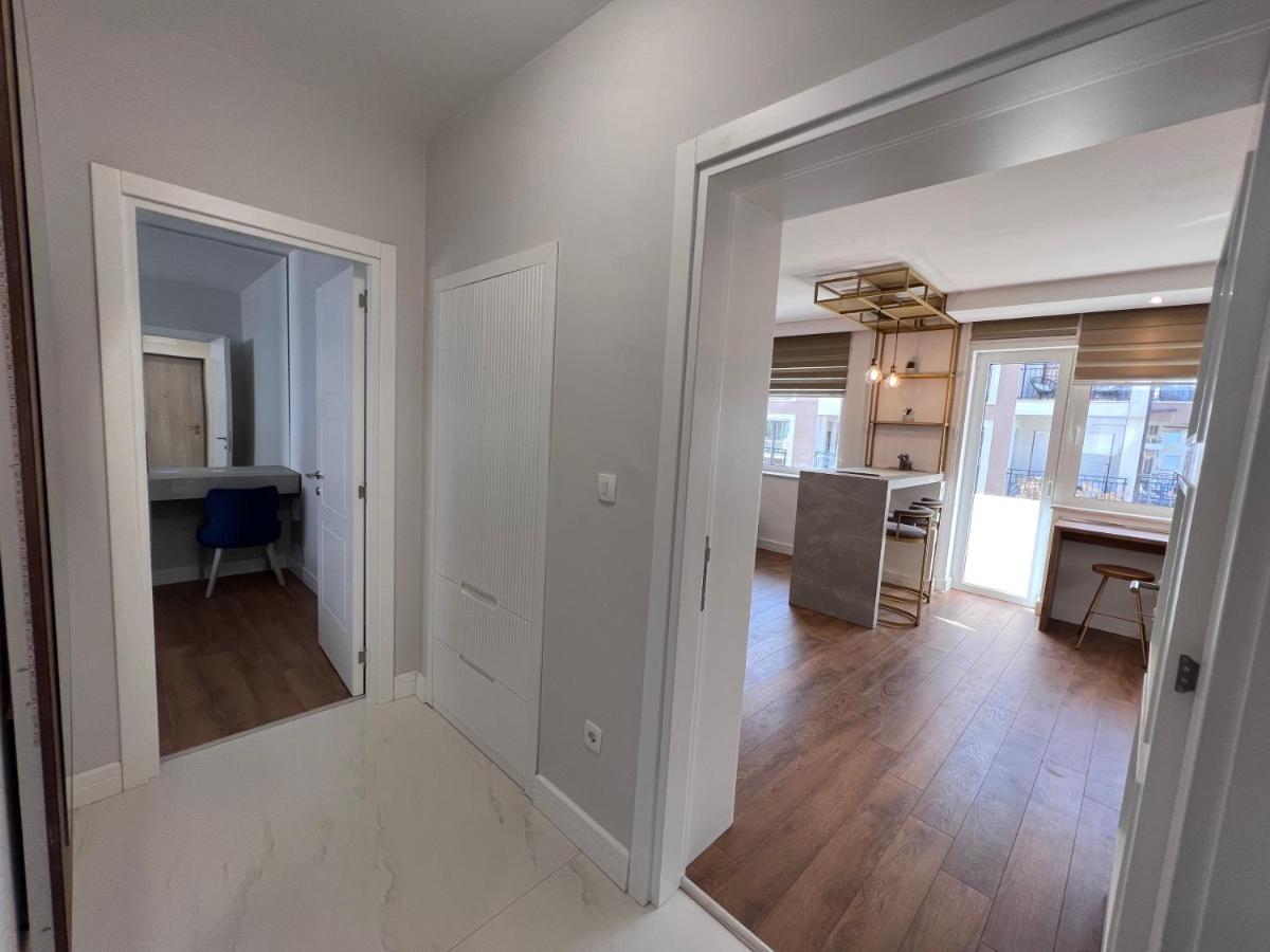 Glam apartment 1BR/Tivat/A step from the beach photo 2