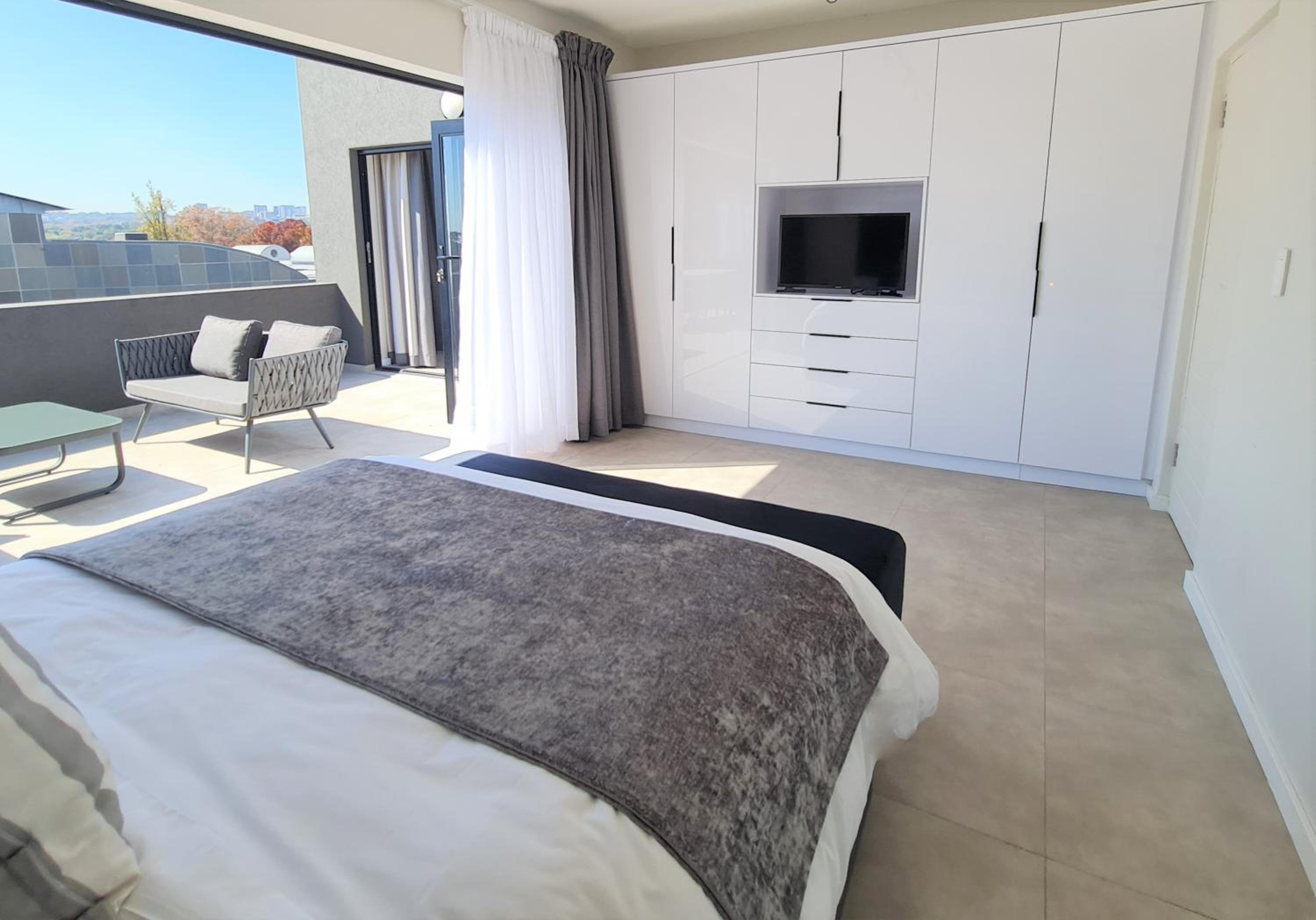 MINT Apartments Greenside