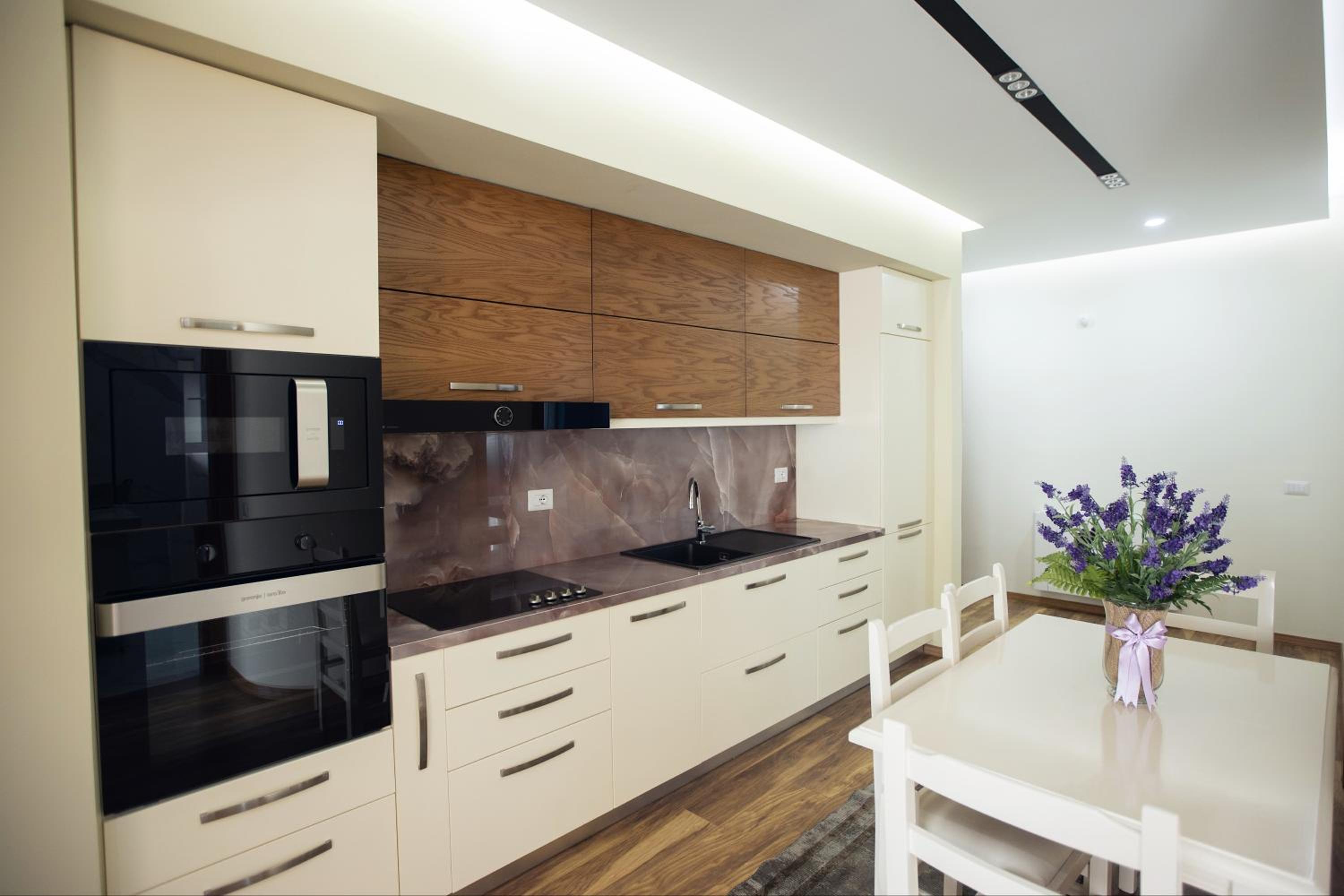 Tropicana Apartment