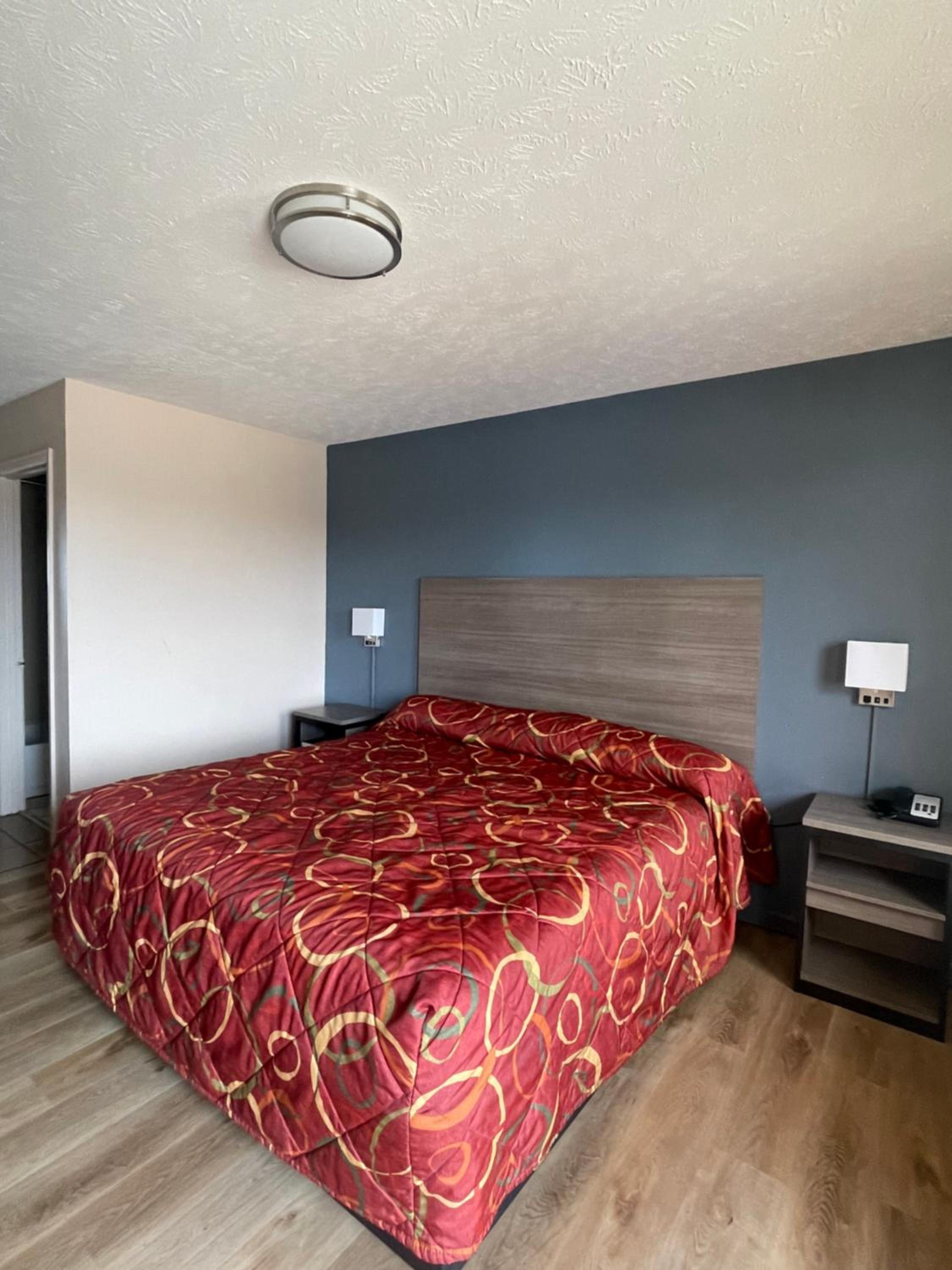 Garden Inn & Suites view 3