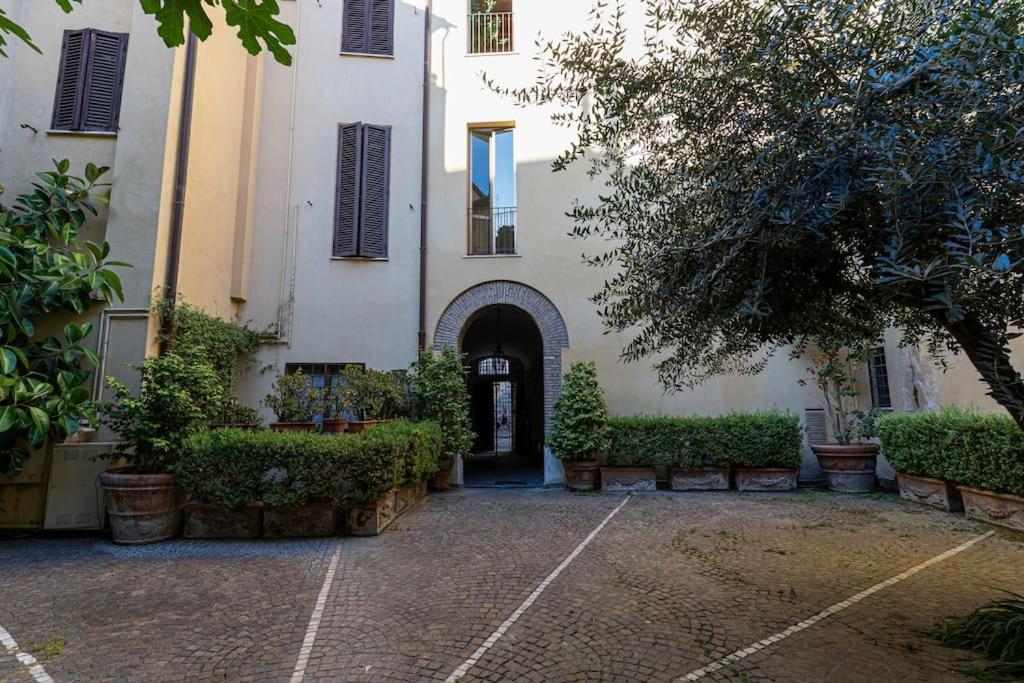 Quiet Trevi Fountain Apartment with patio and backyard