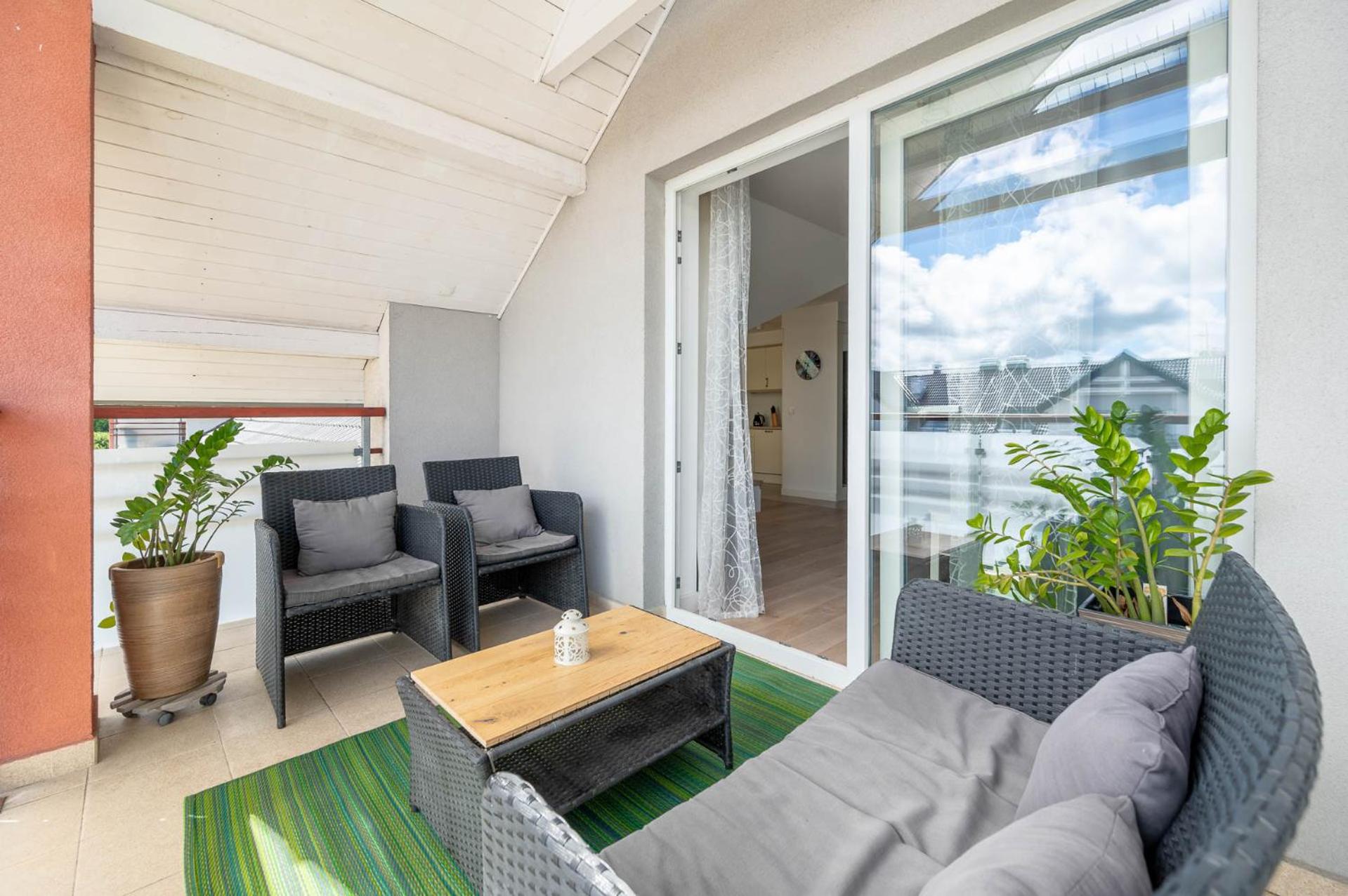 Apartament Holiday en Darłówko — balance & terrace