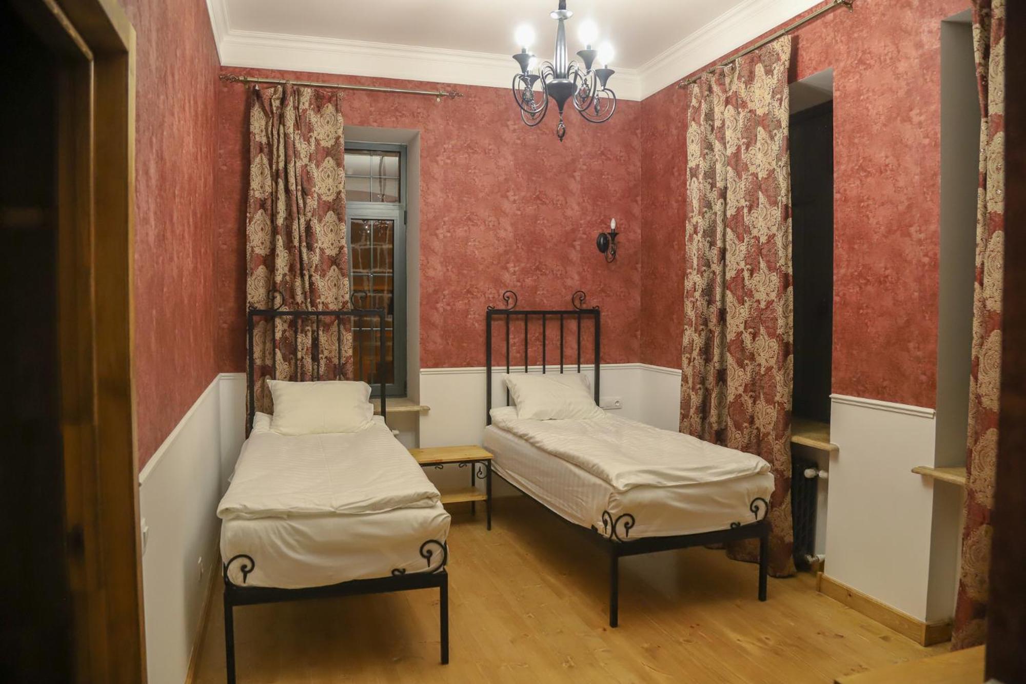 Nur Guest House