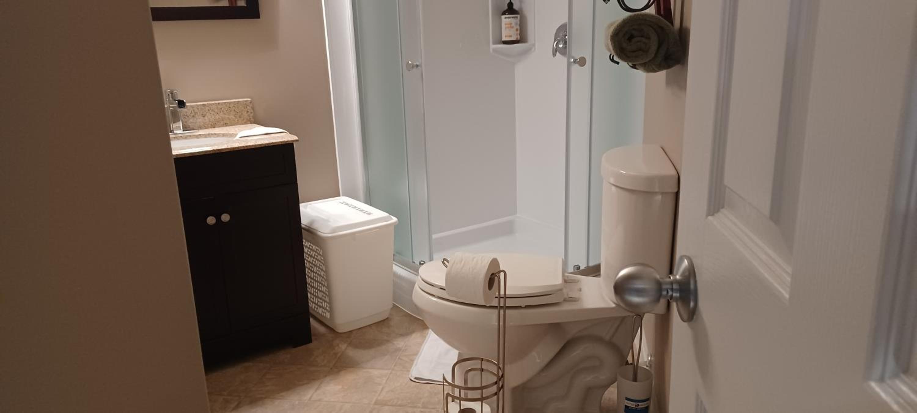Mountain Calm & Private Ensuite Hosted by Maureen