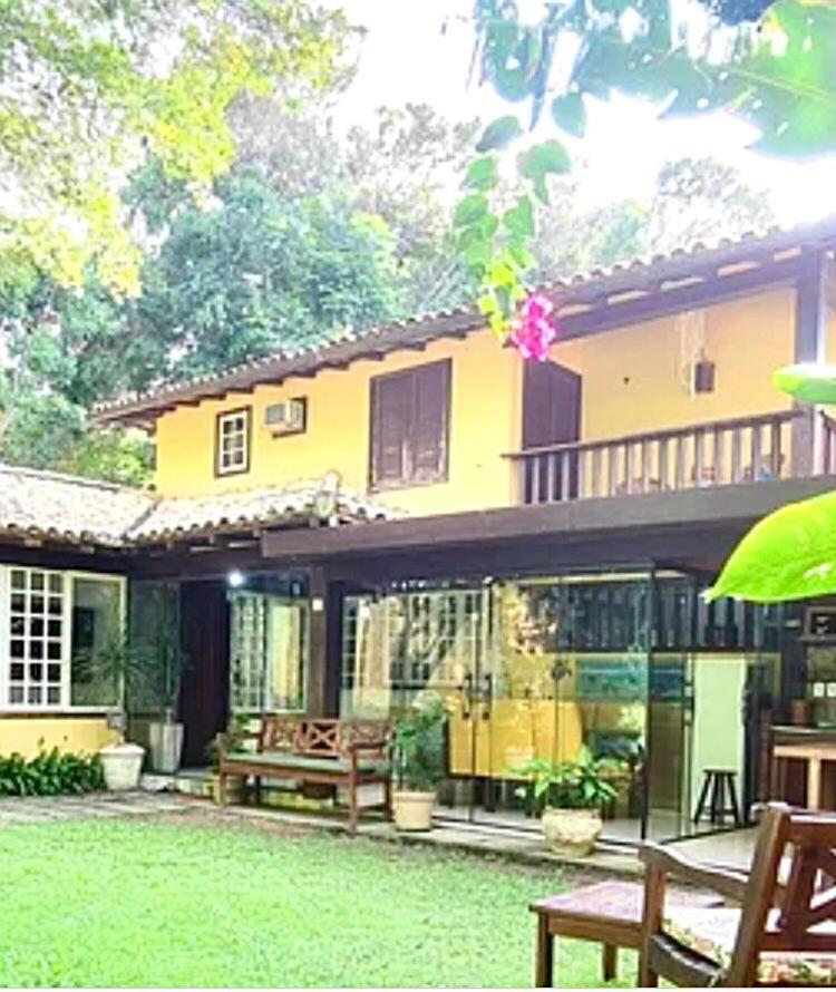 Búzios Praia da Ferradura Linda casa dentro de Condomínio com toda infraestrutura - água e luz inclusos na tarifa