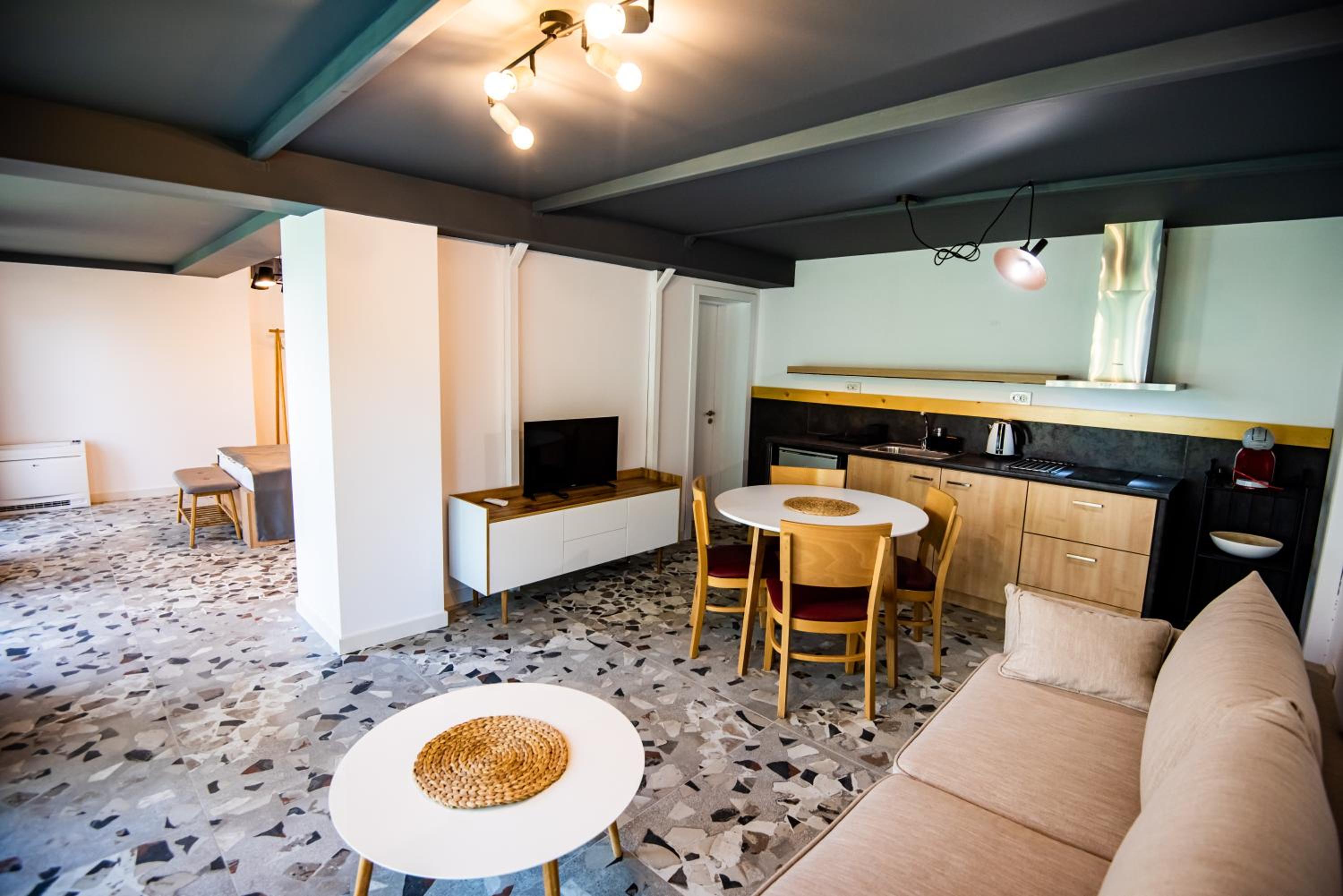 Guest House 7