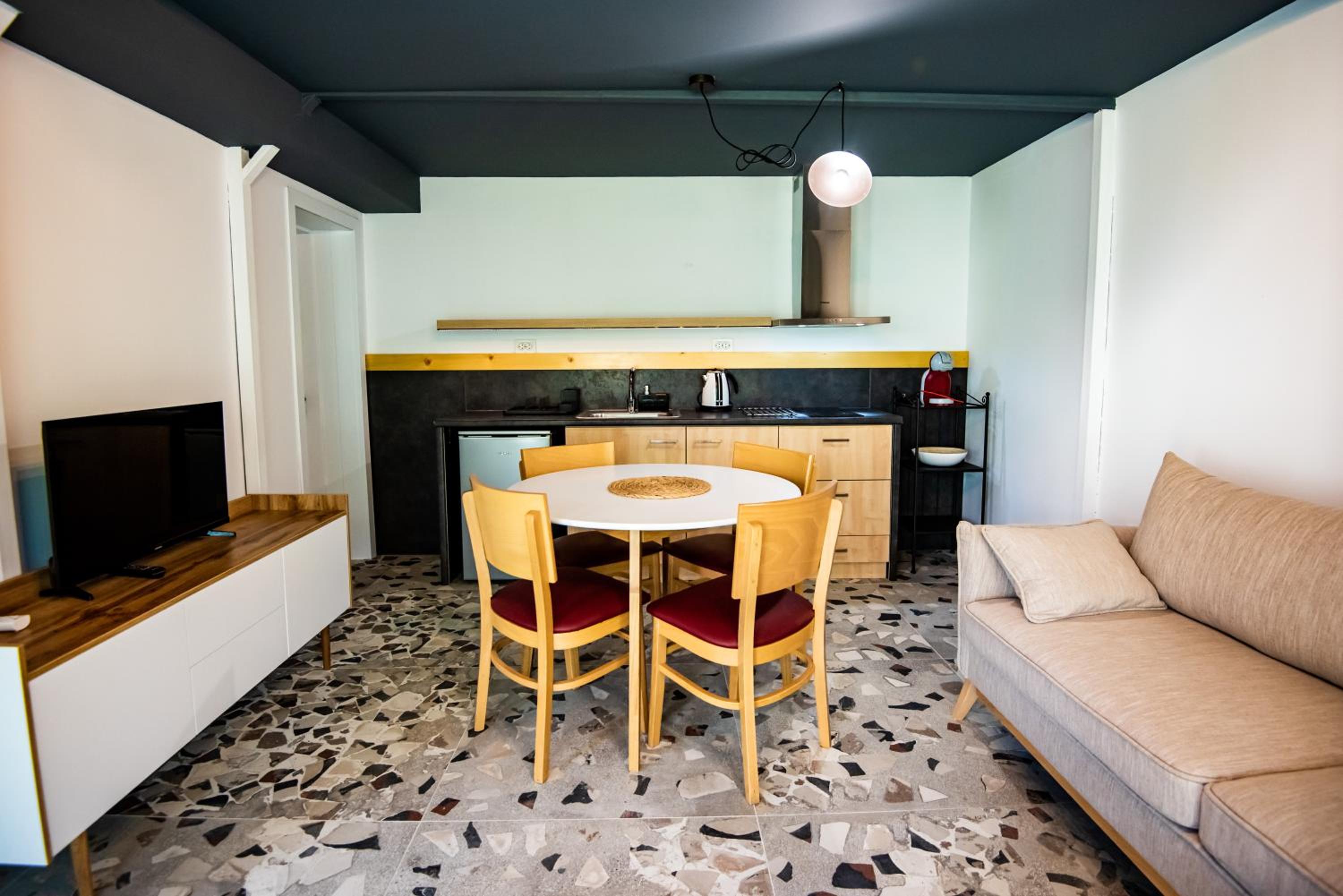 Guest House 7