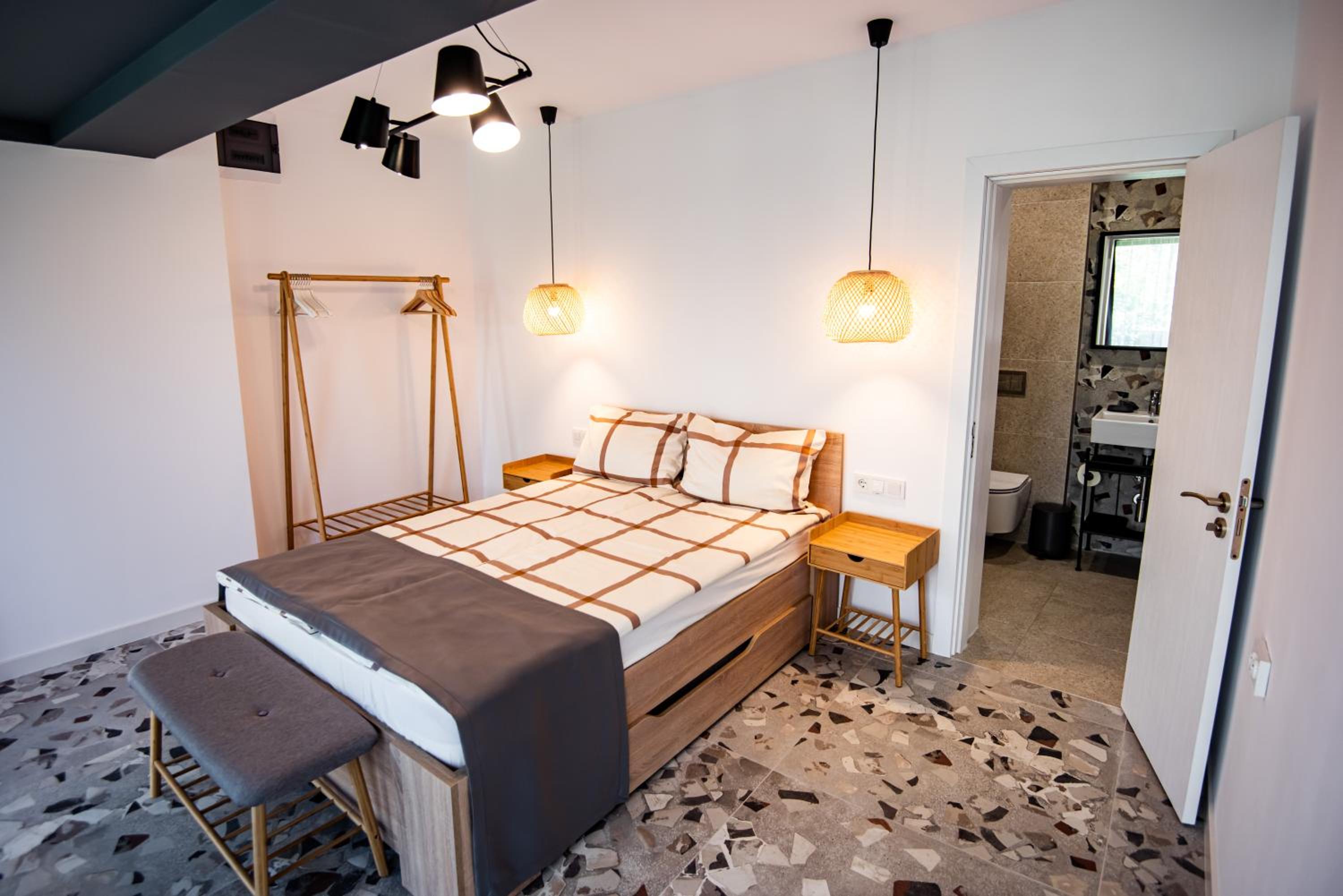 Guest House 7