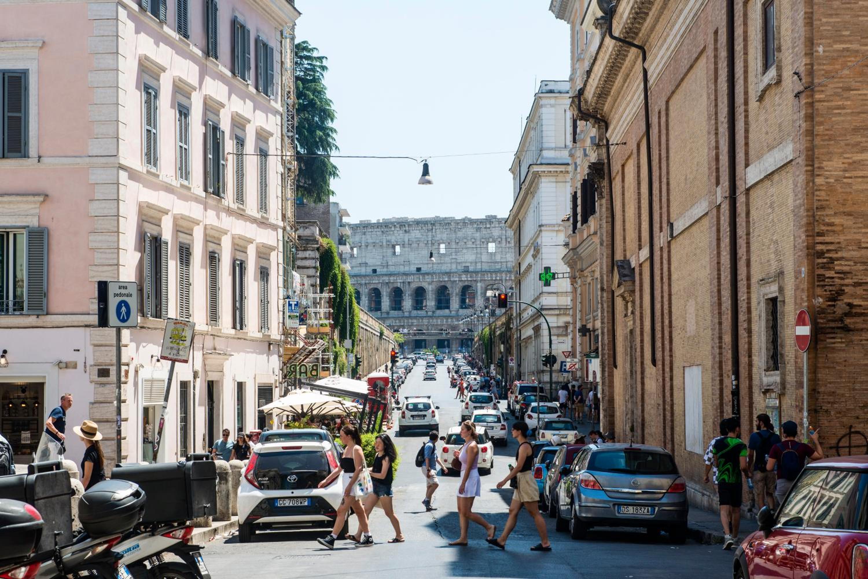 COLOSSEUM, MONTI, NEW CORITHIAN HOUSE UP TO 6 PEOPLE