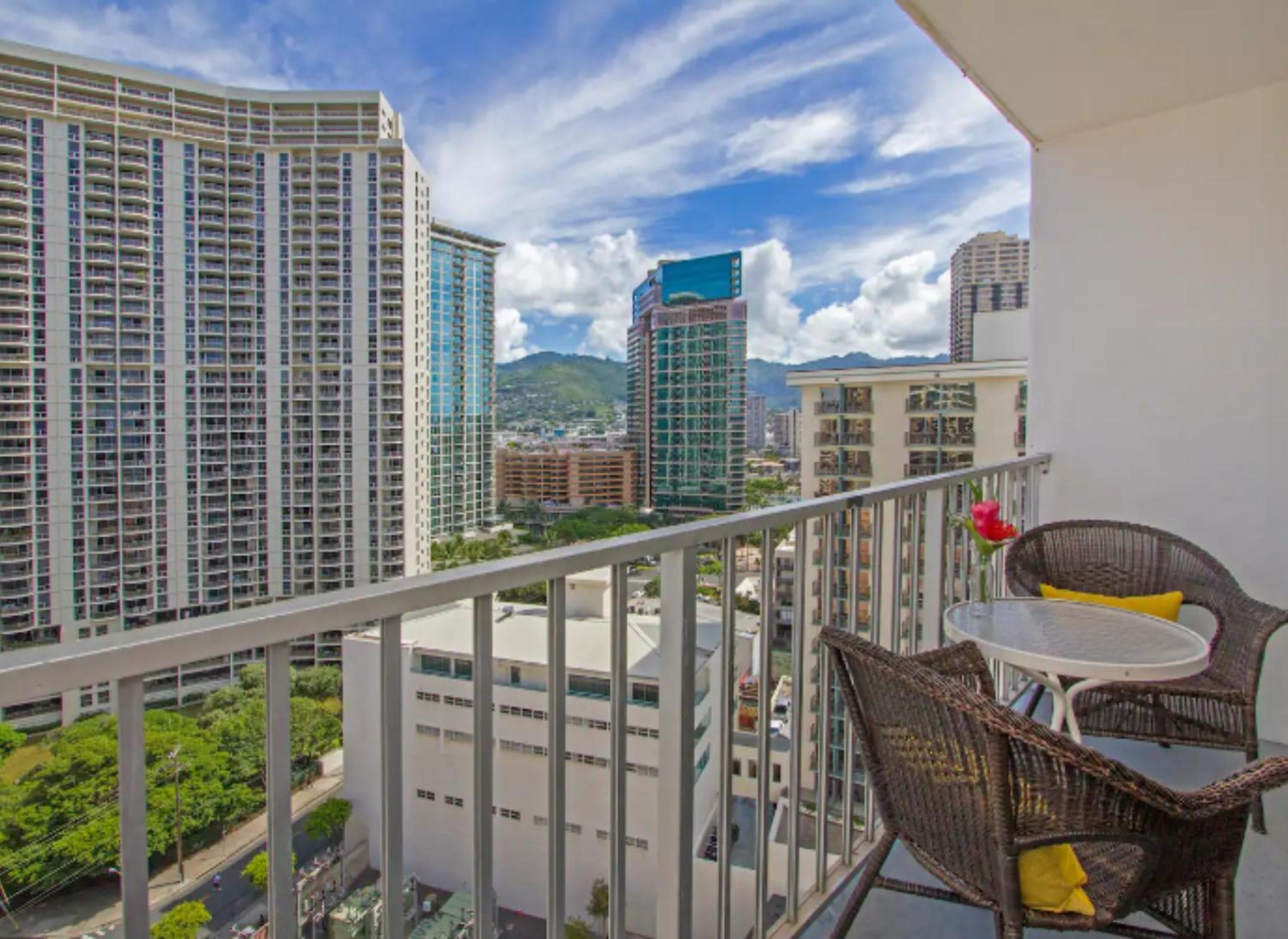 Vacation Apartment for Couples in Honolulu Hawaii view 5