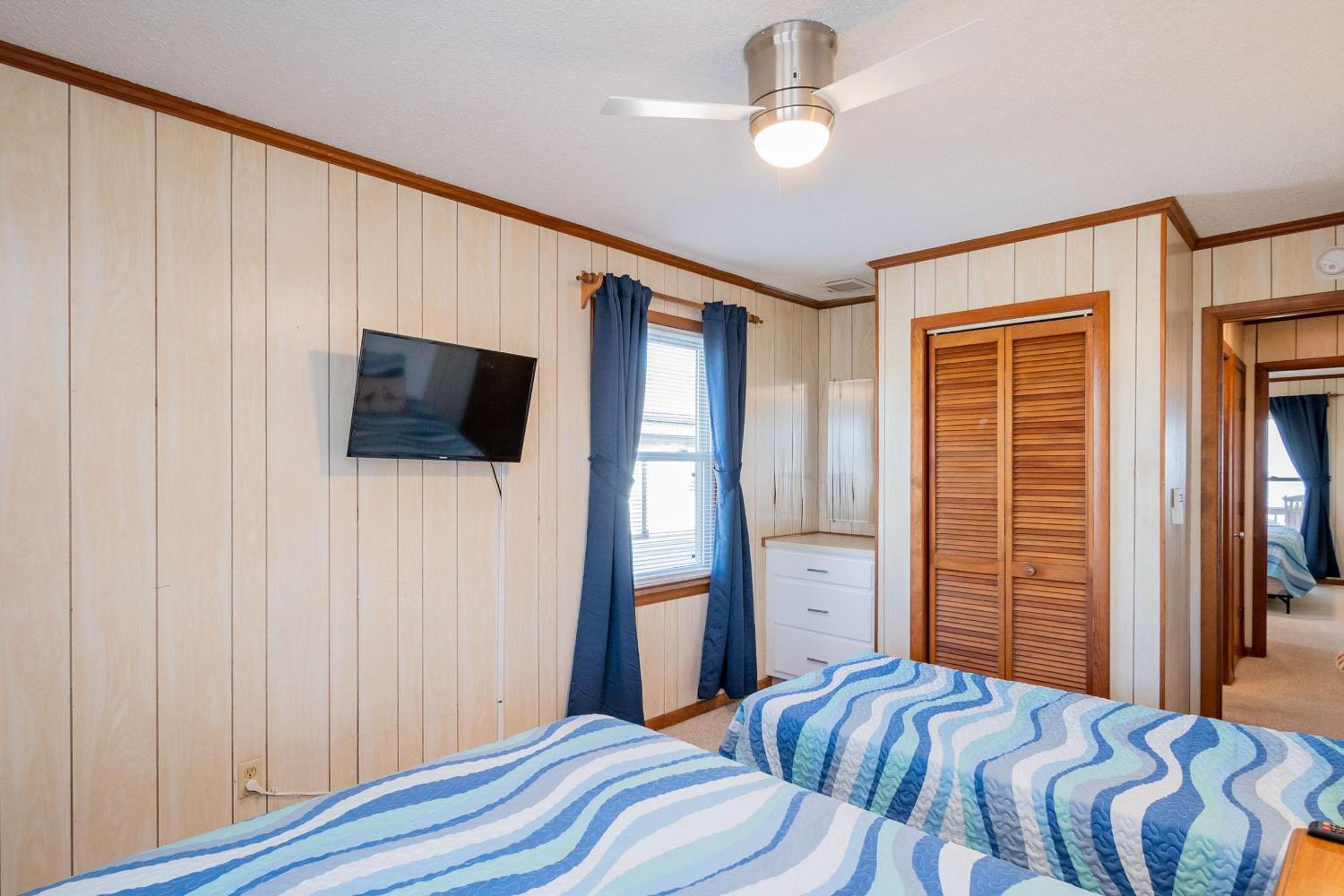Afternoon Delight by Oak Island Accommodations view 4