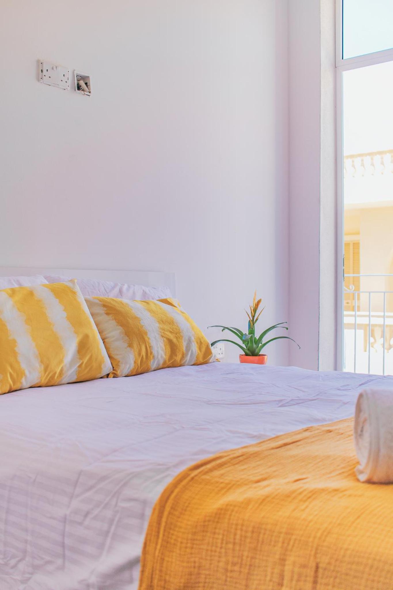 Unique 2BDR Suite Near Sea and Pool in City Center! view 3